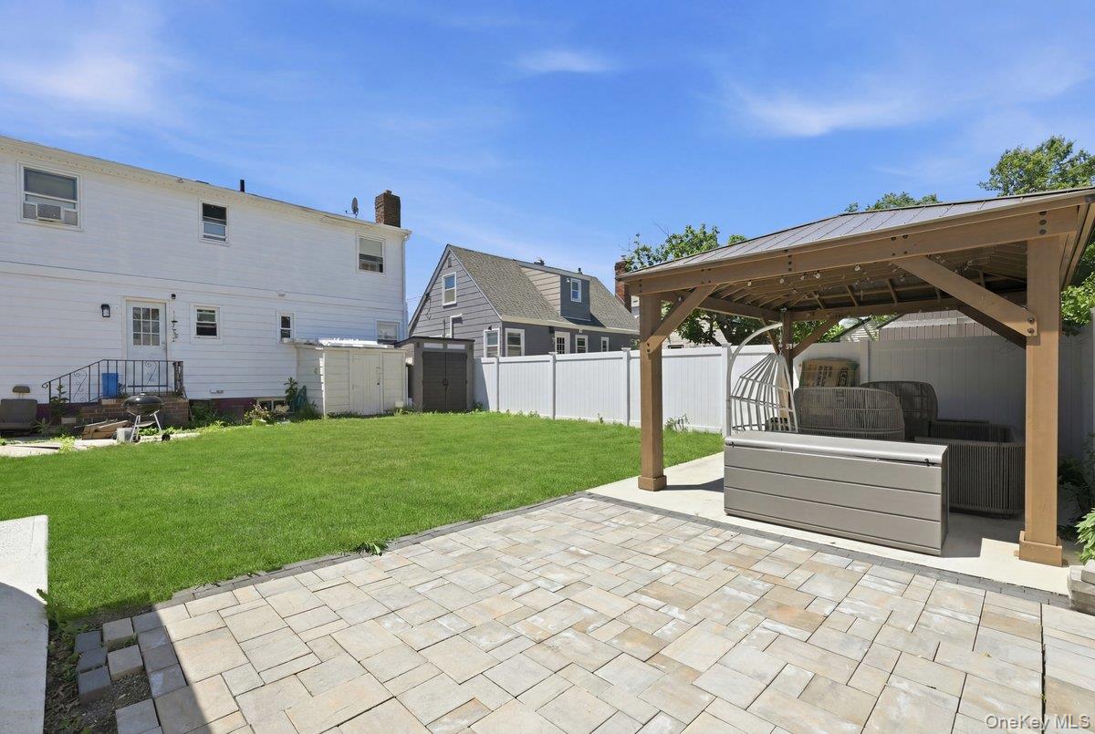 105 N Montague Street Property Photo 19