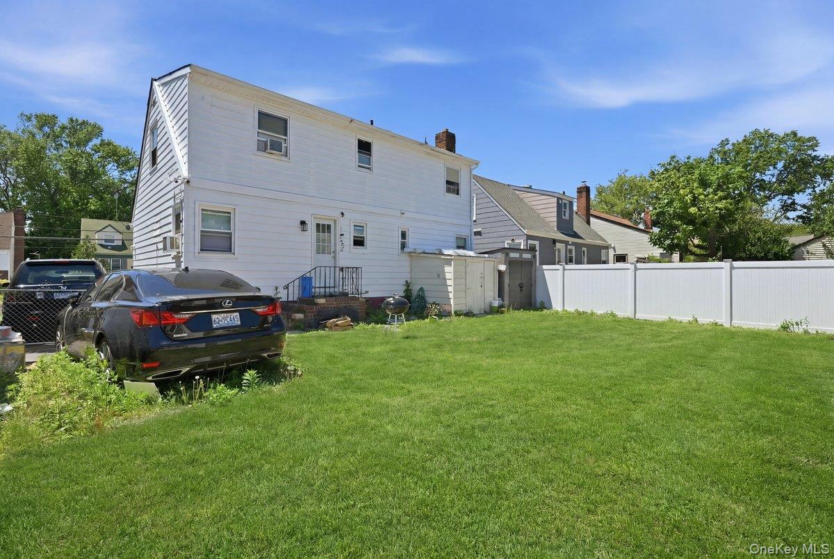 105 N Montague Street Property Photo 20