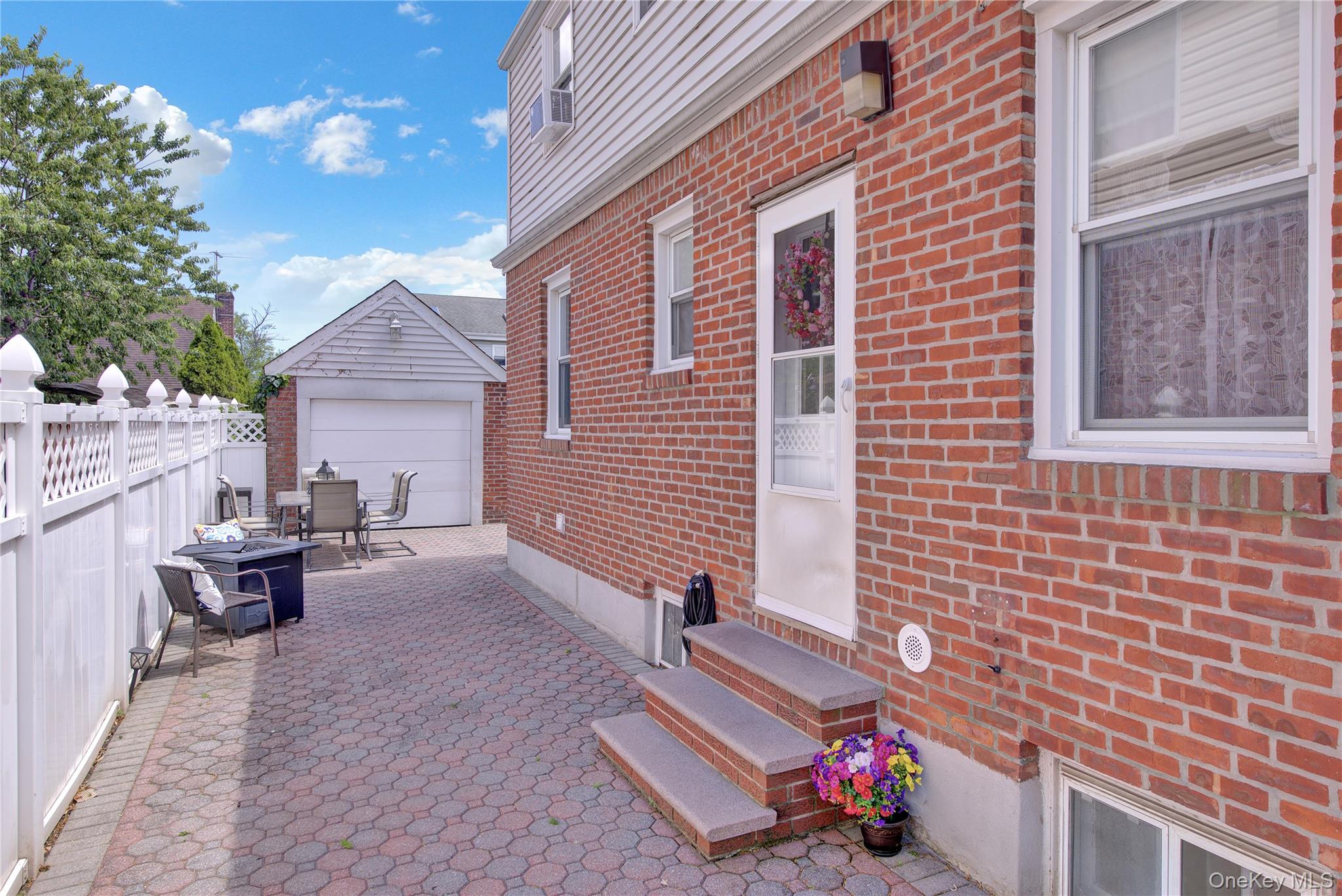 20 Law Street Property Photo 27