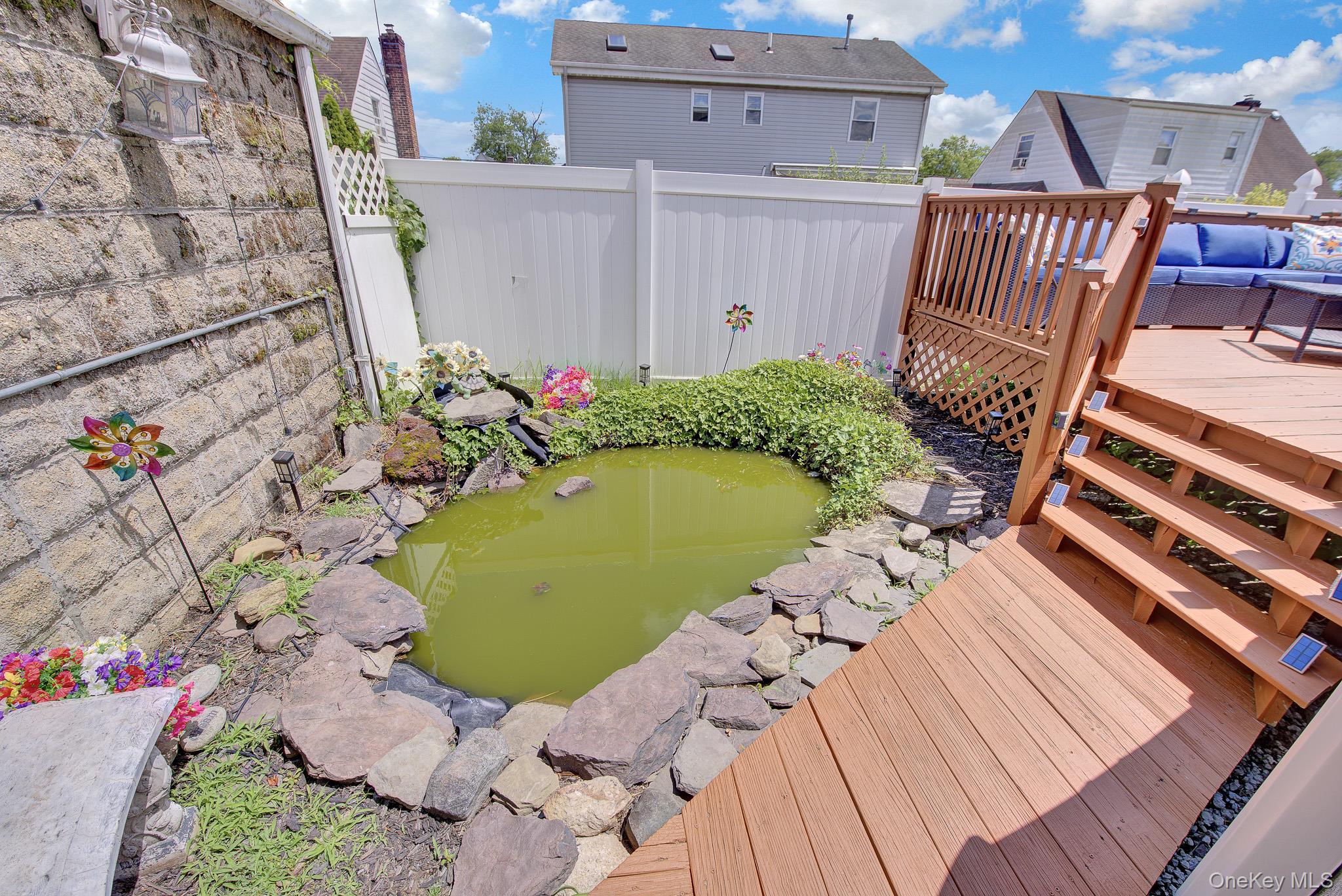 20 Law Street Property Photo 31