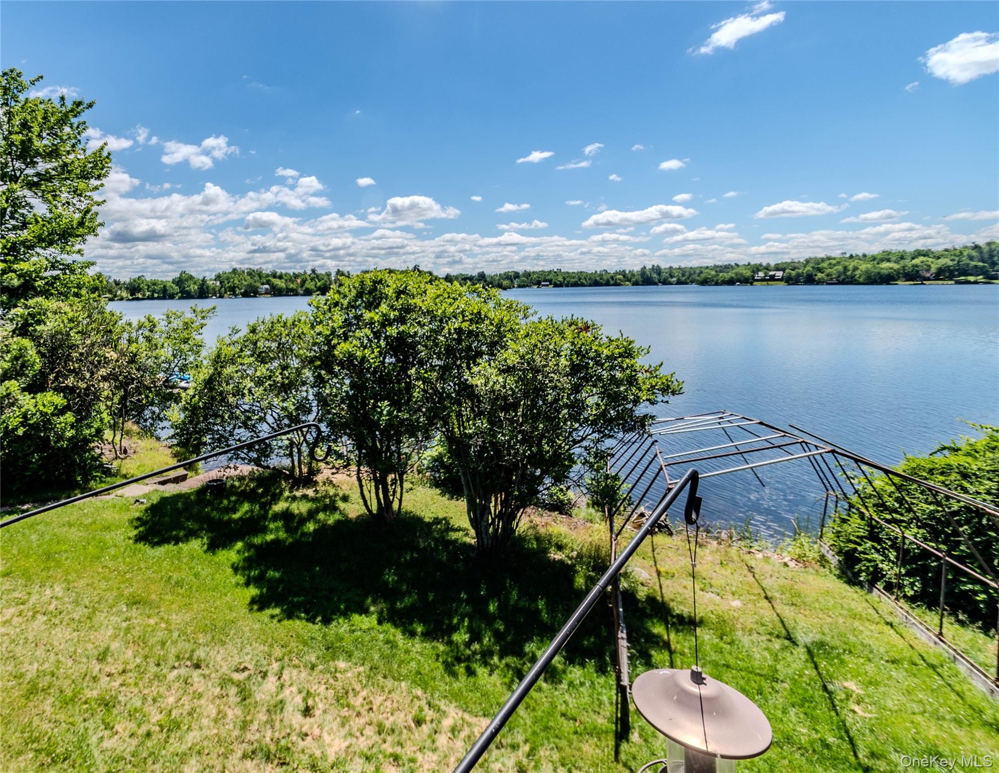 4154 W Shore Drive Property Photo 4