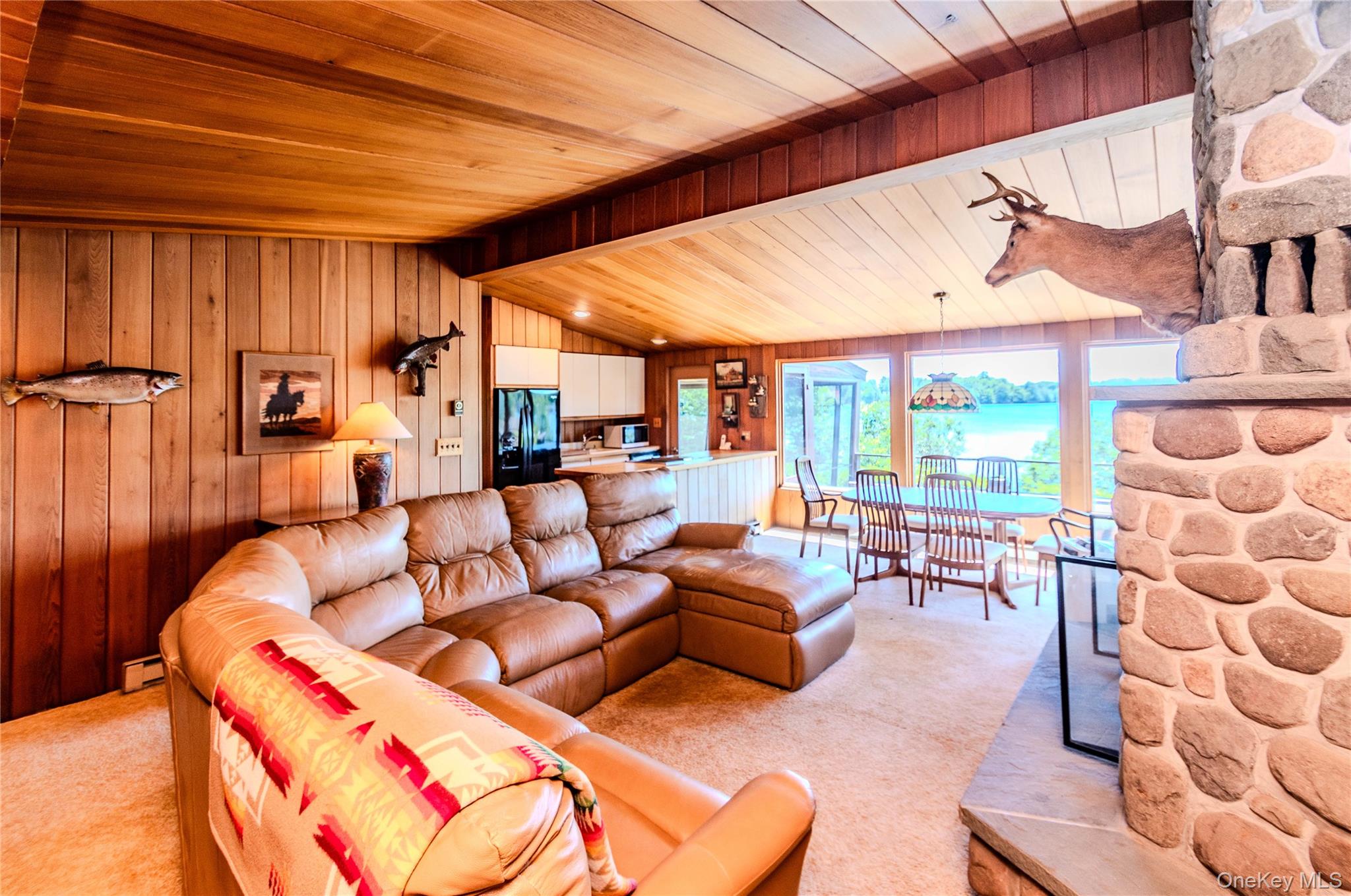 4154 W Shore Drive Property Photo 11