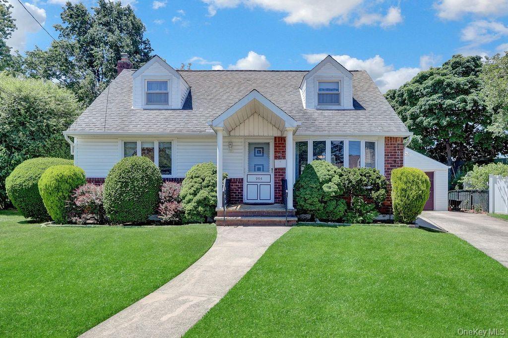 955 Cedar Court Property Photo 1