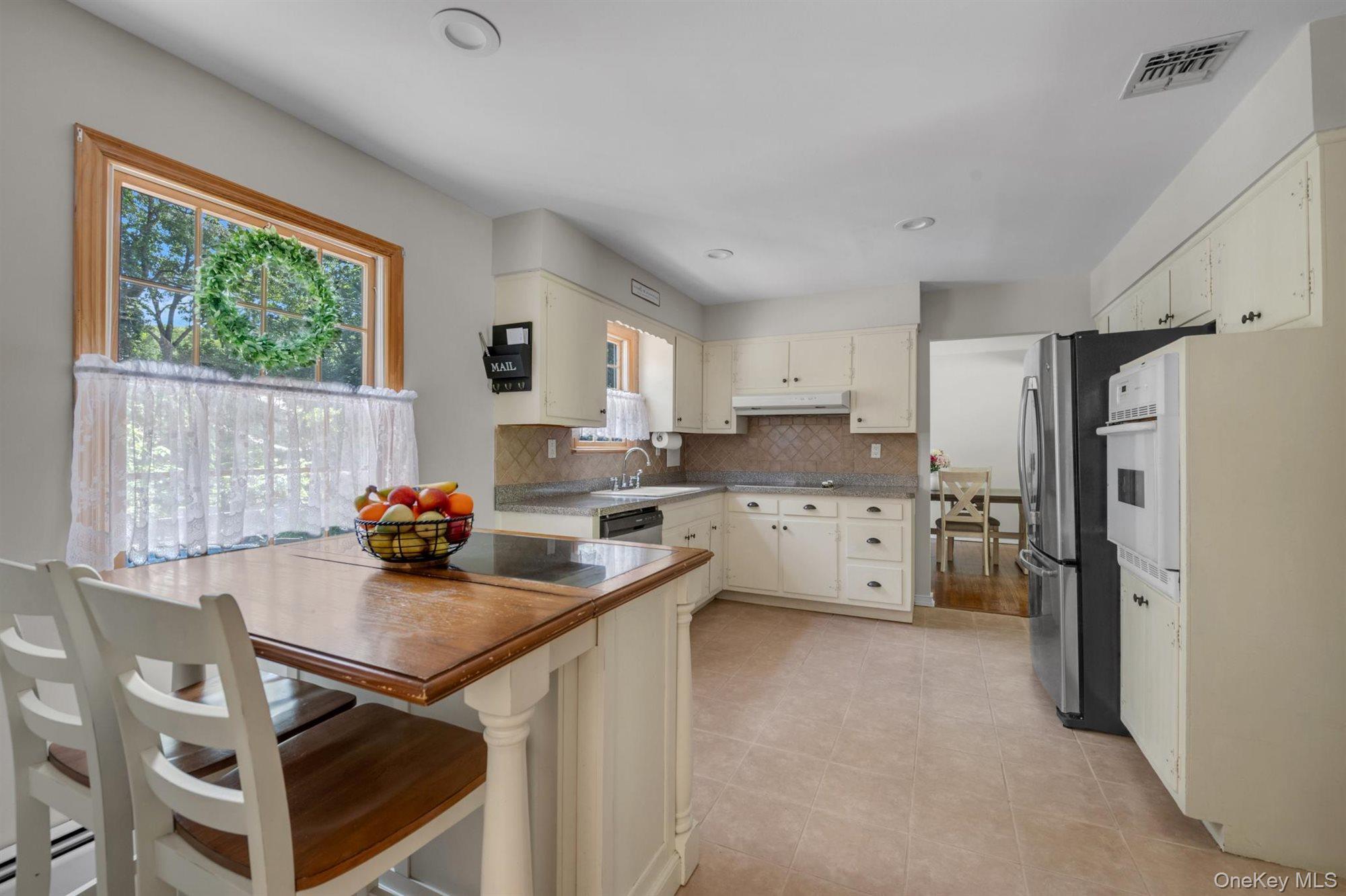 17 Broadview Avenue Property Photo 9