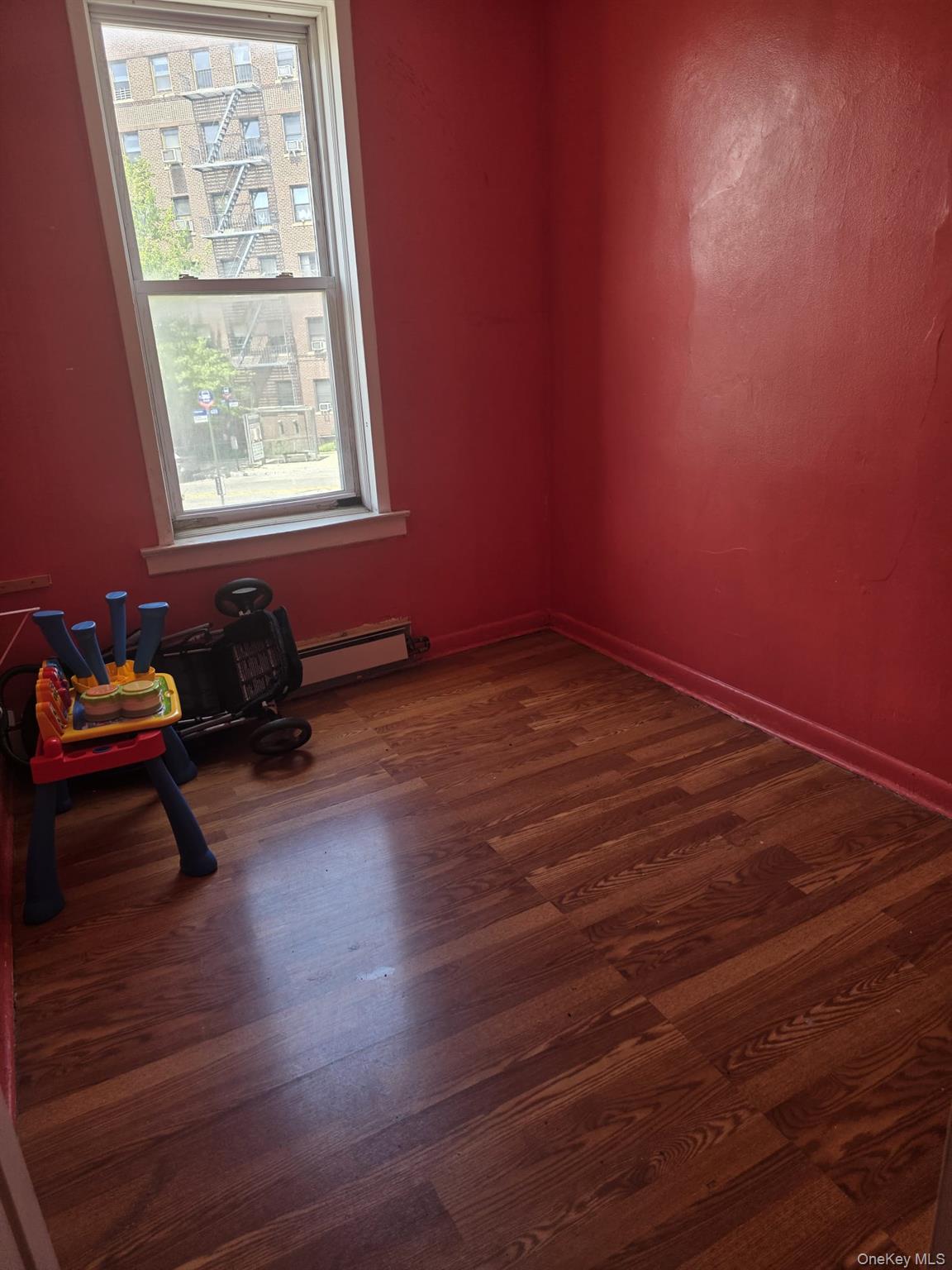 4014 Greenpoint Avenue Property Photo 2