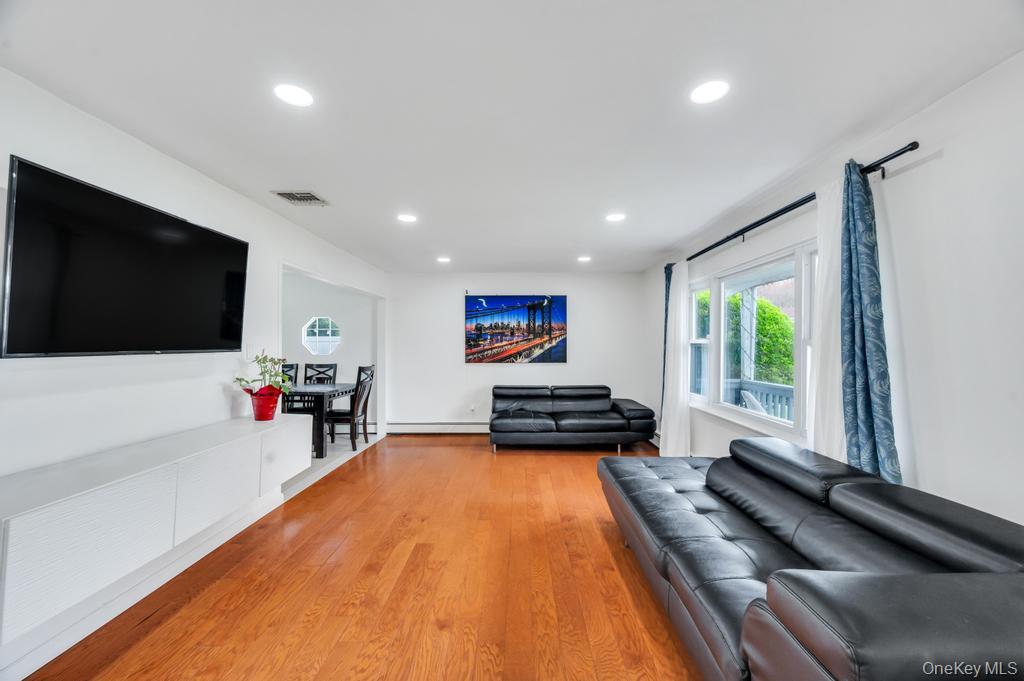 32 Beverly Street Property Photo 2