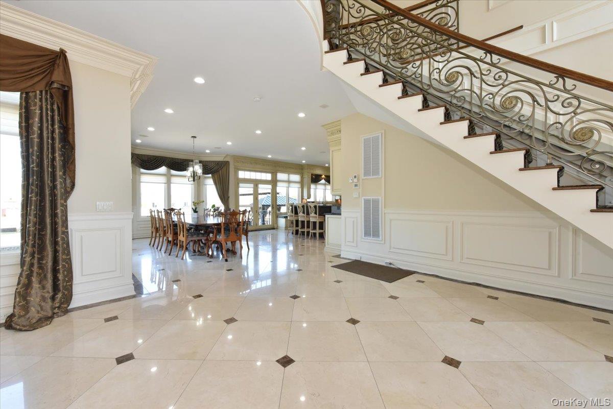 3510 Riverside Drive Property Photo 3