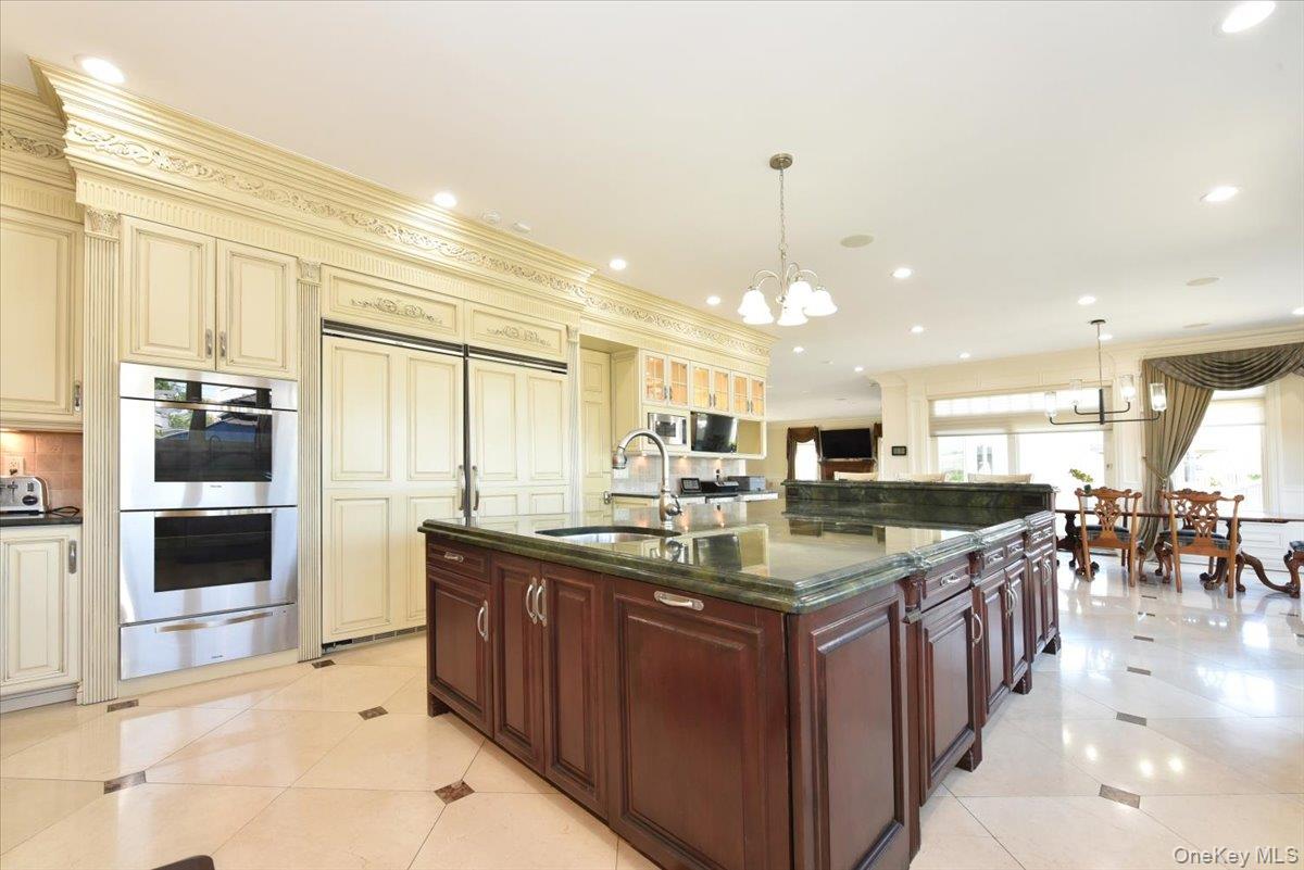 3510 Riverside Drive Property Photo 7