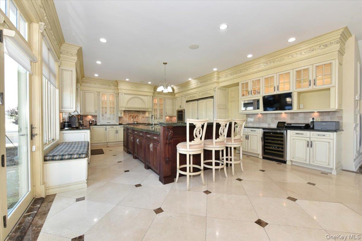 3510 Riverside Drive Property Photo 8