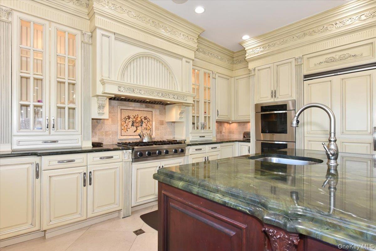 3510 Riverside Drive Property Photo 10