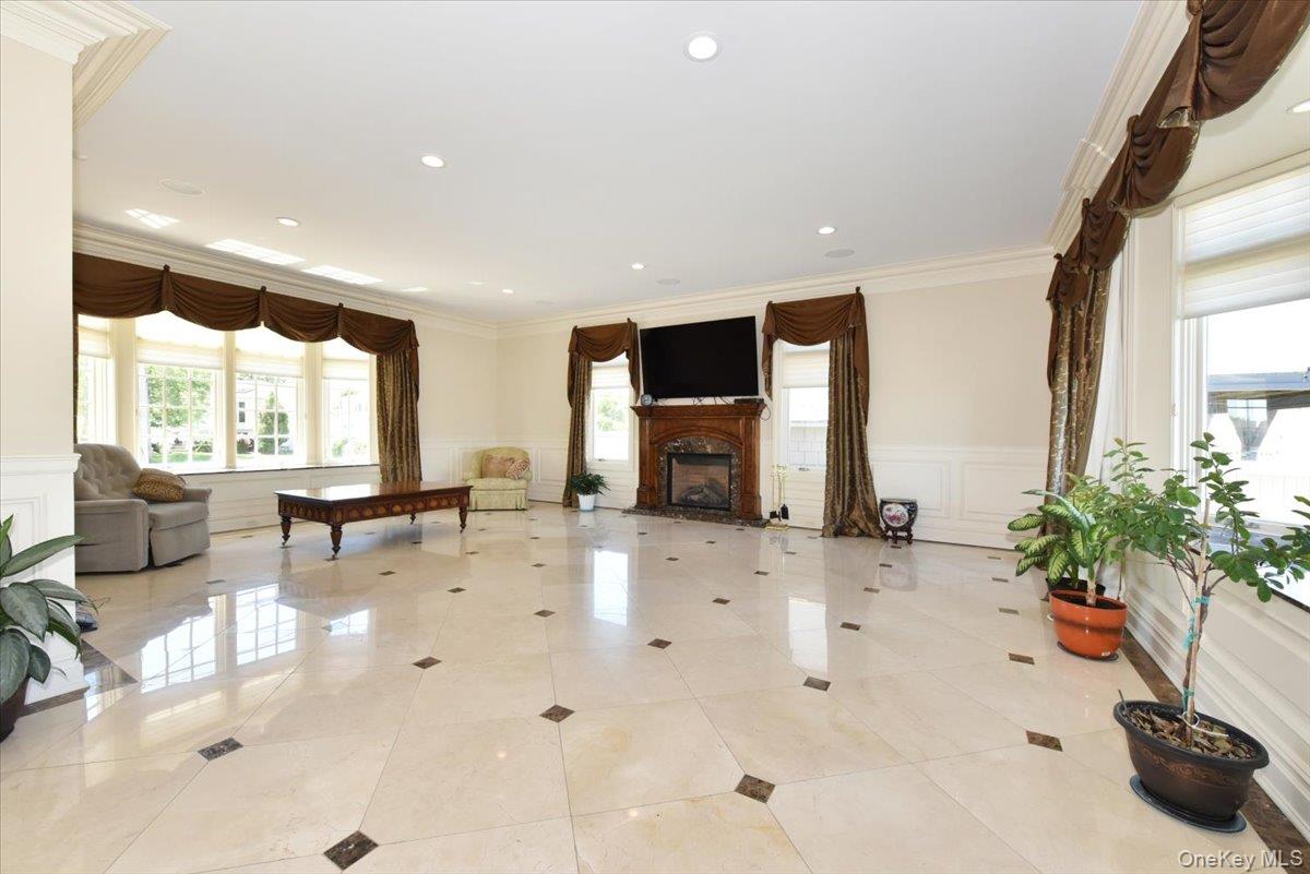 3510 Riverside Drive Property Photo 16
