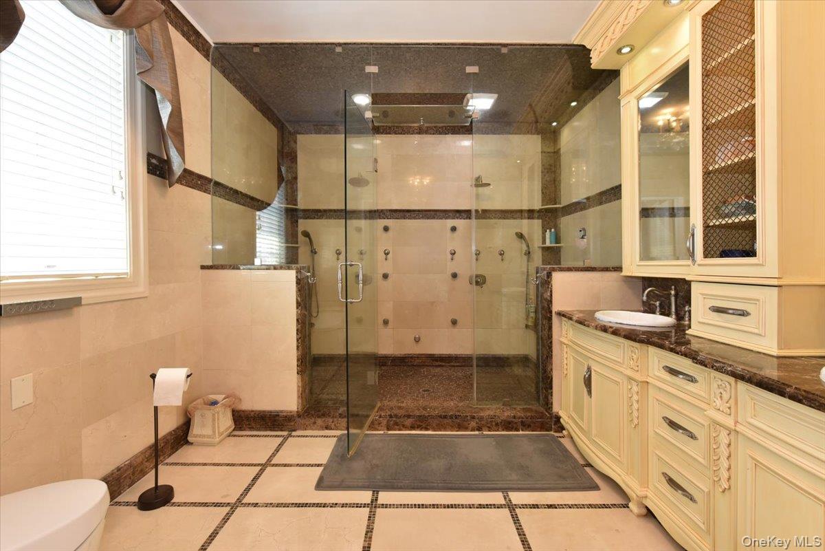 3510 Riverside Drive Property Photo 19