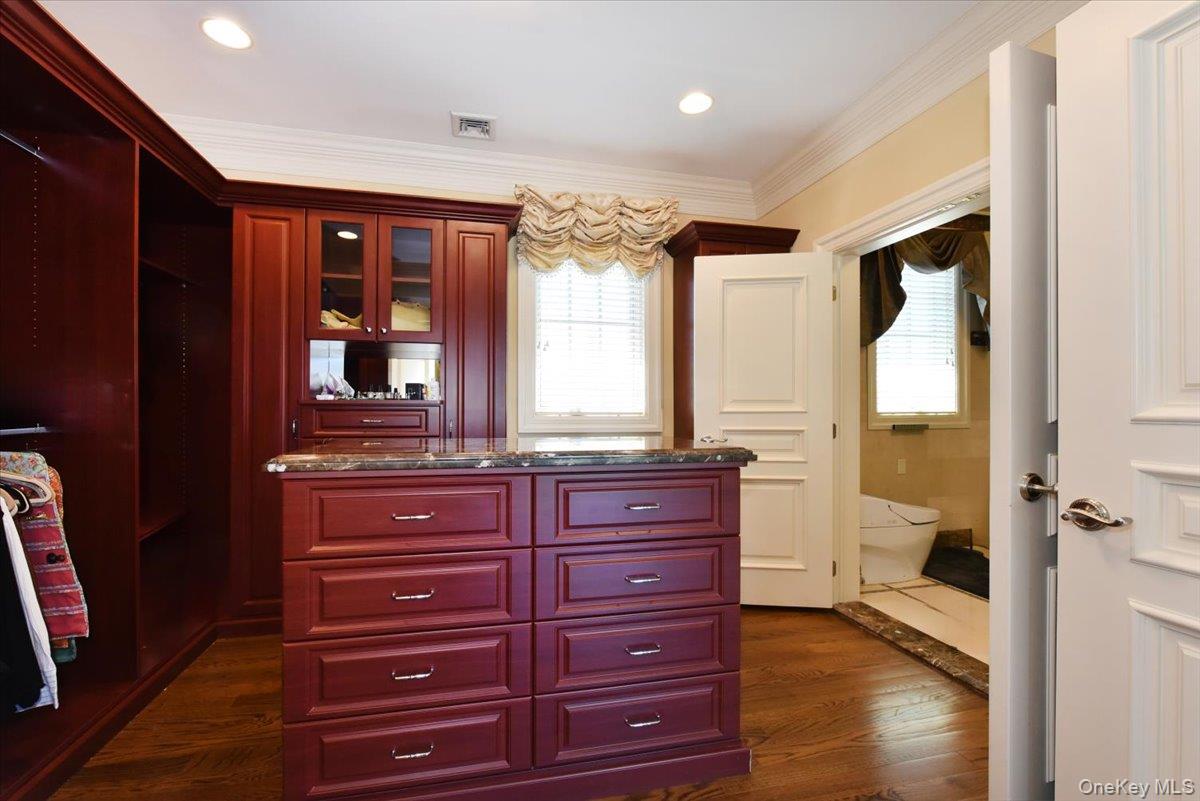 3510 Riverside Drive Property Photo 24