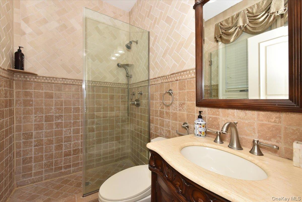 3510 Riverside Drive Property Photo 28