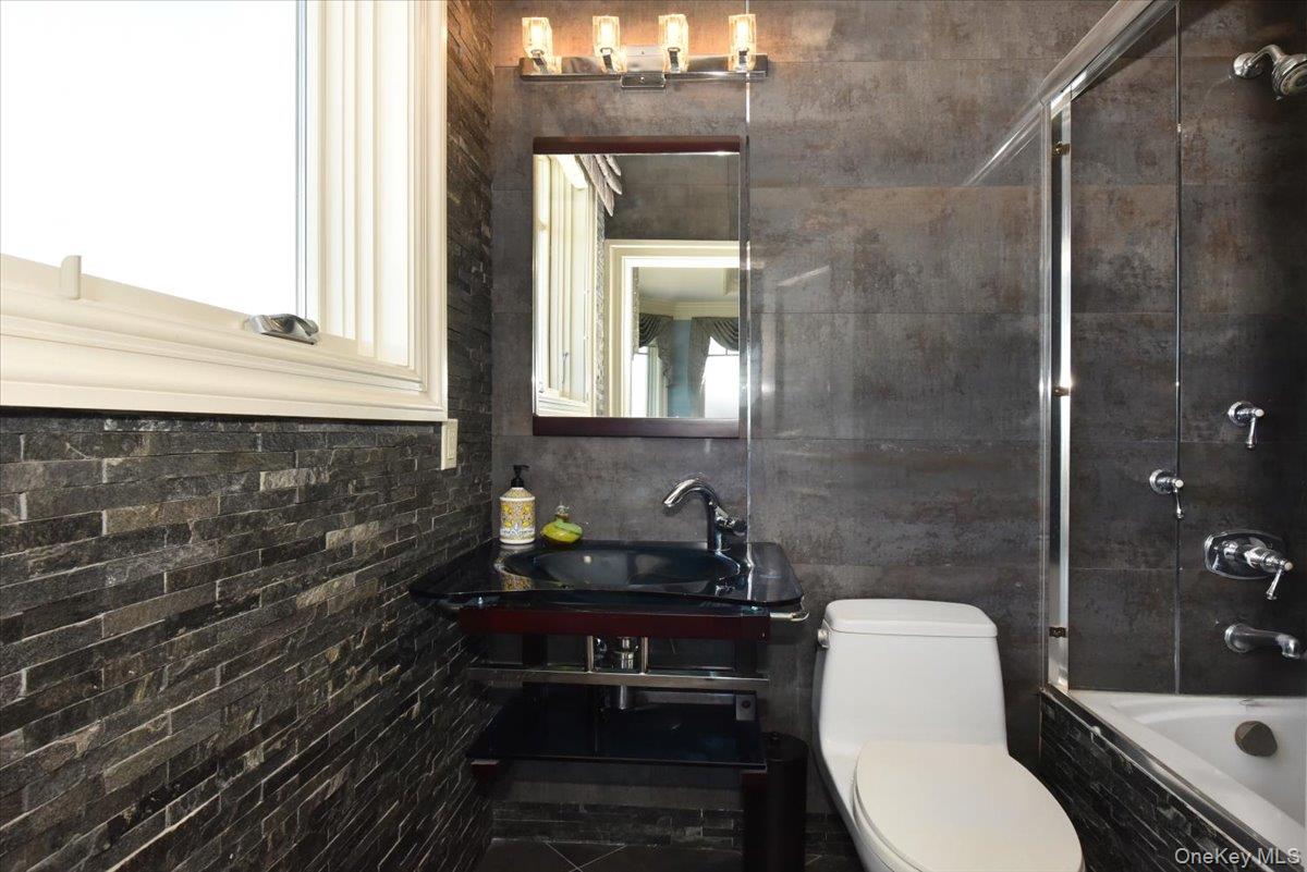 3510 Riverside Drive Property Photo 31