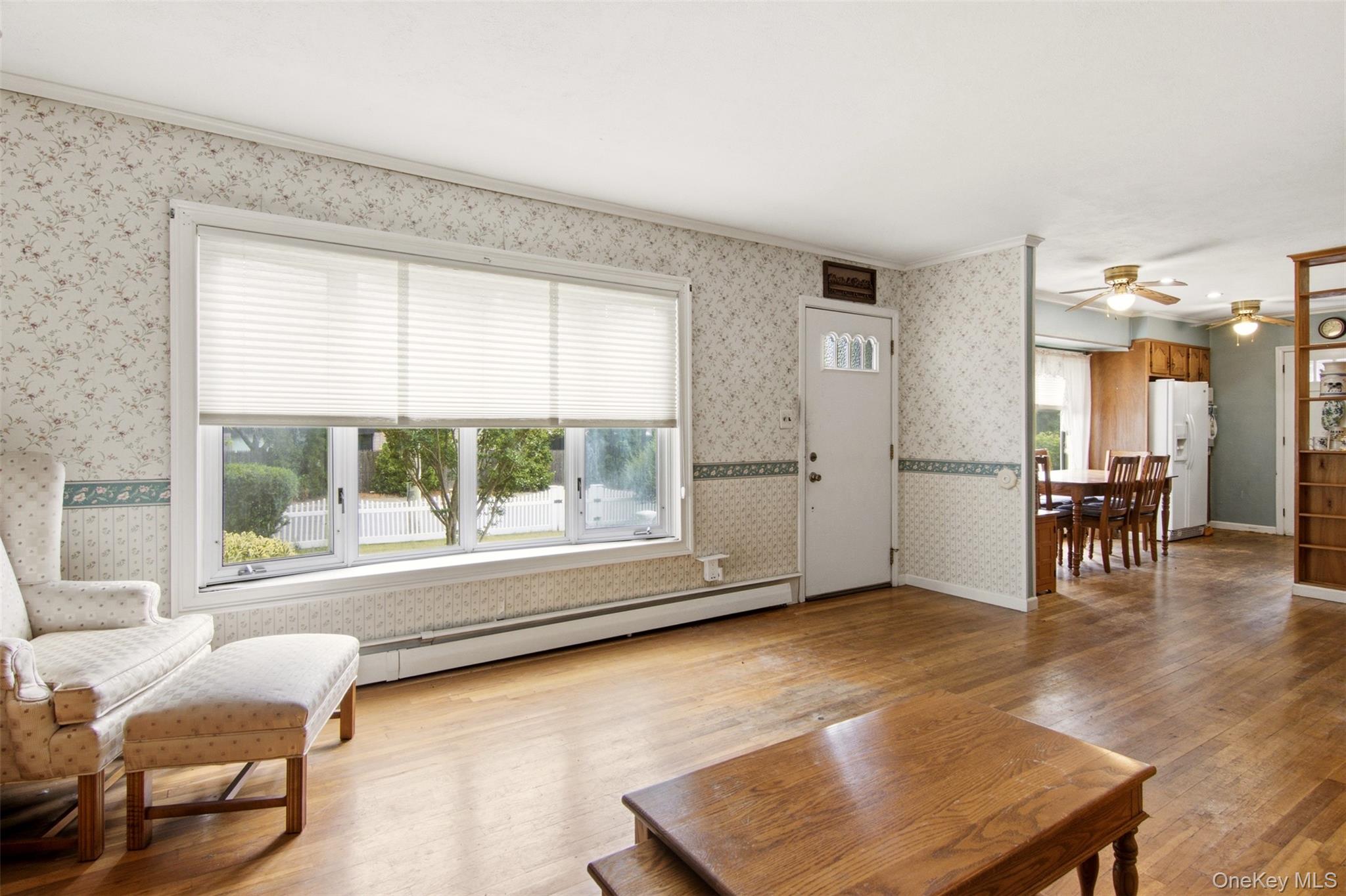 163 Islip Boulevard Property Photo 3