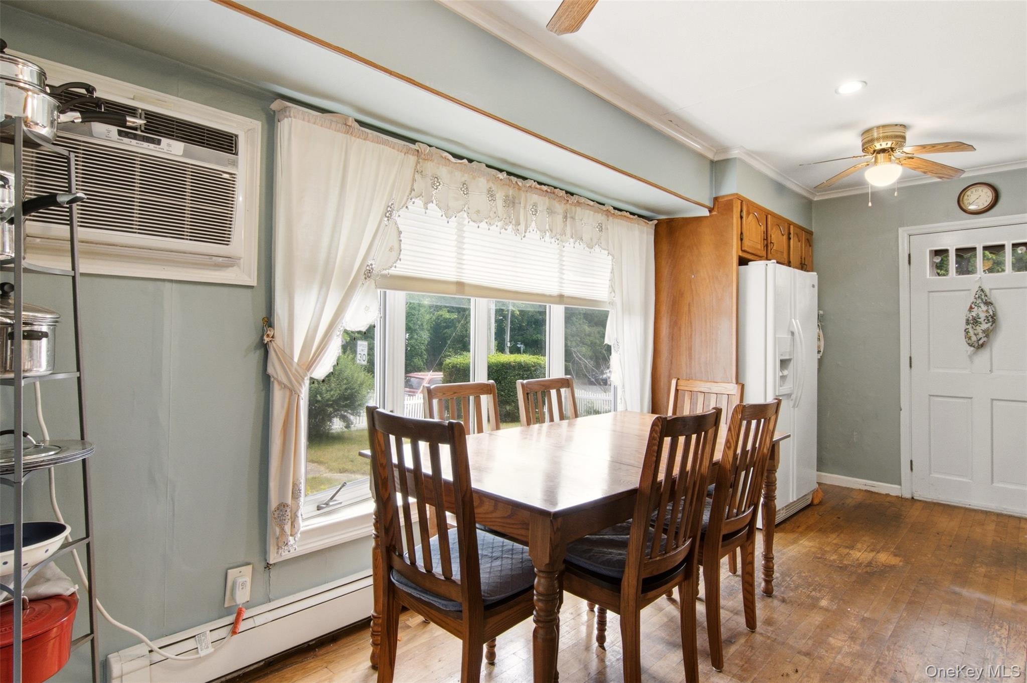 163 Islip Boulevard Property Photo 6