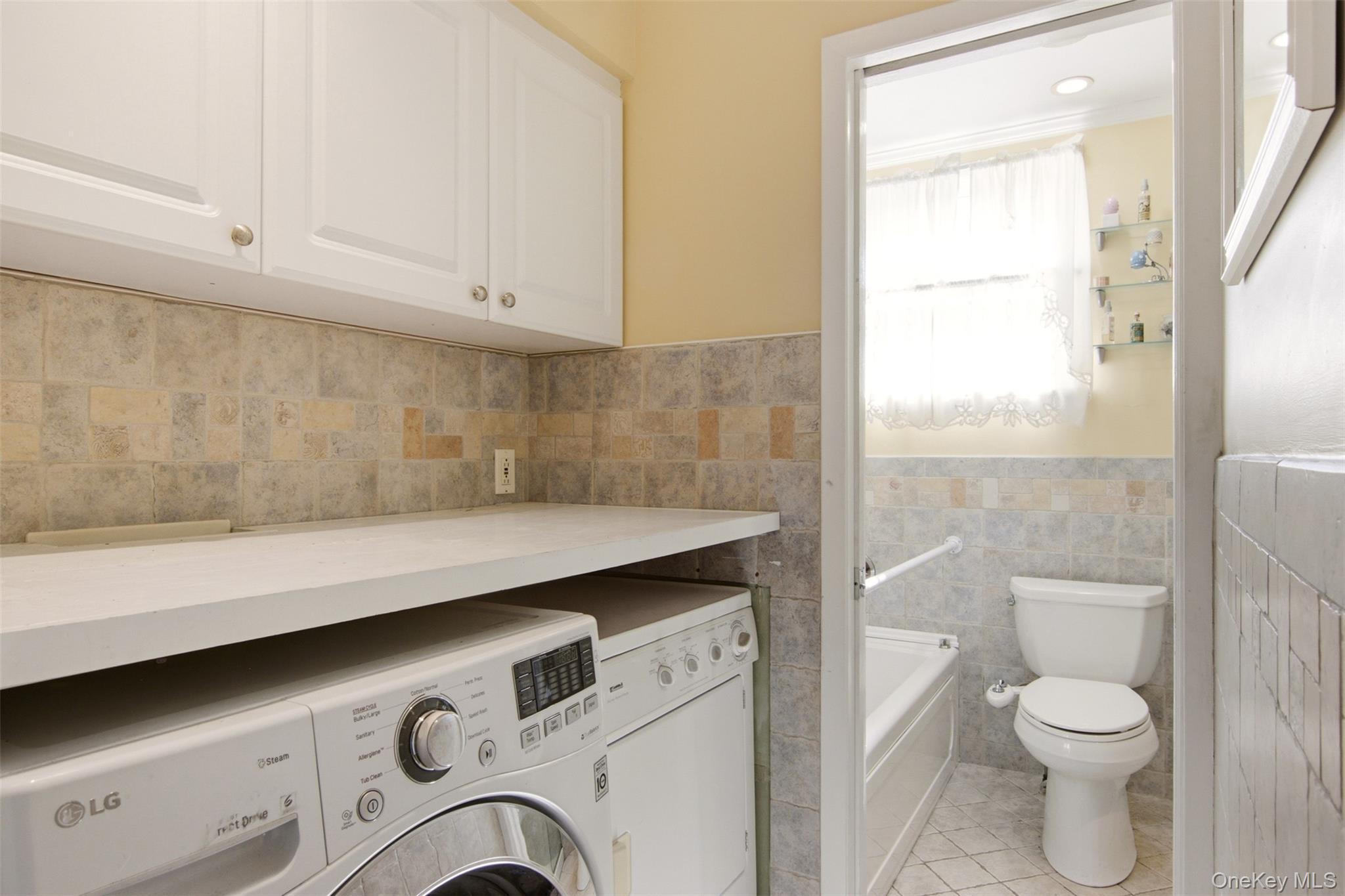163 Islip Boulevard Property Photo 9
