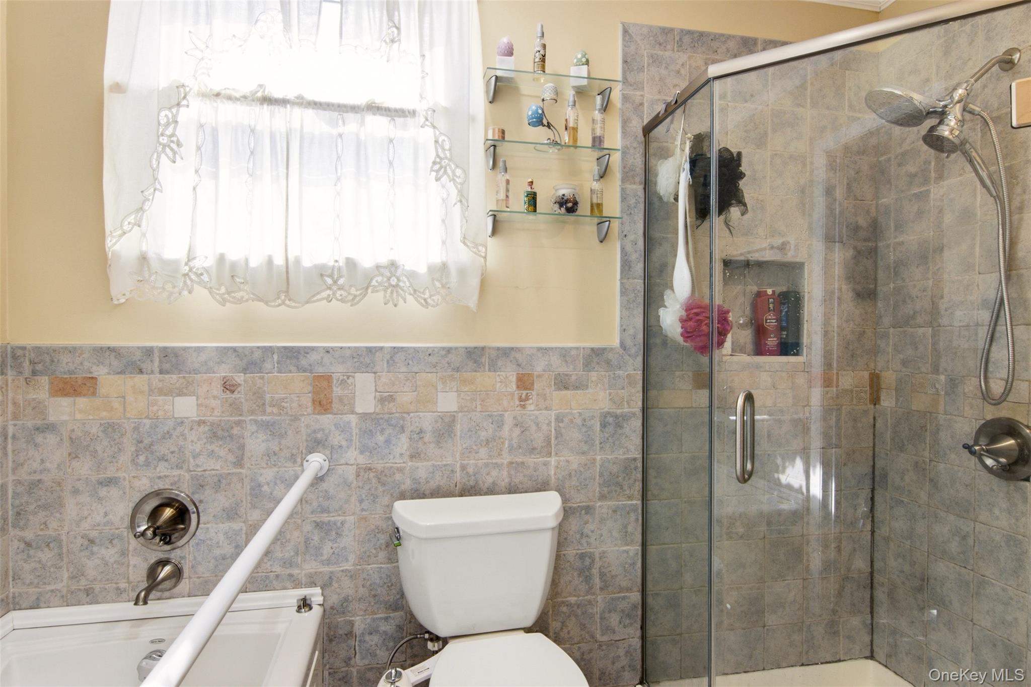 163 Islip Boulevard Property Photo 10