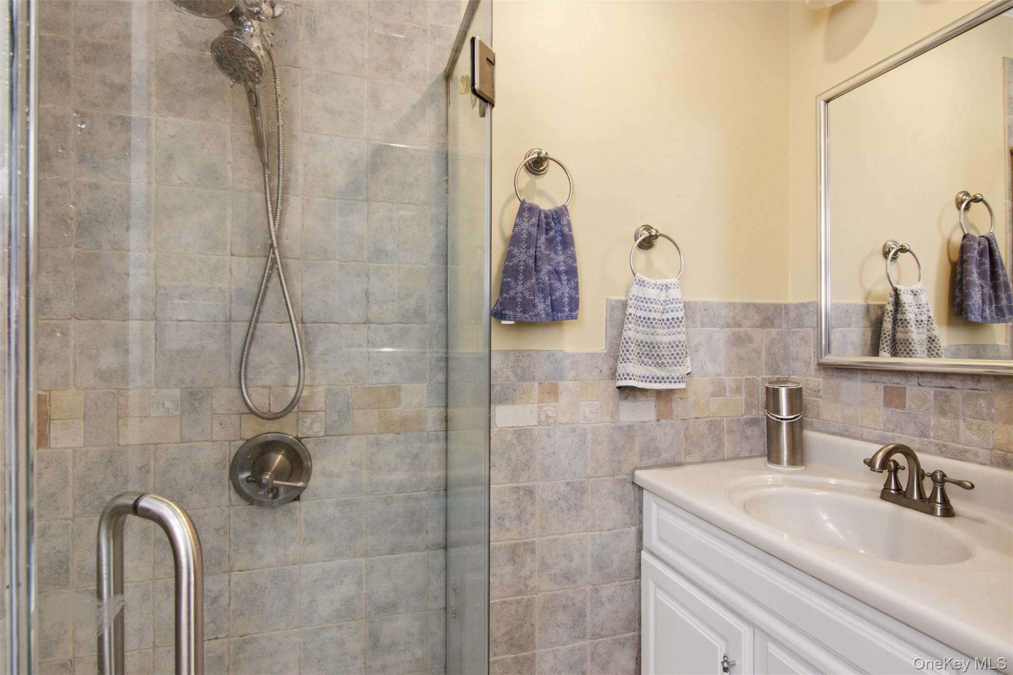 163 Islip Boulevard Property Photo 11