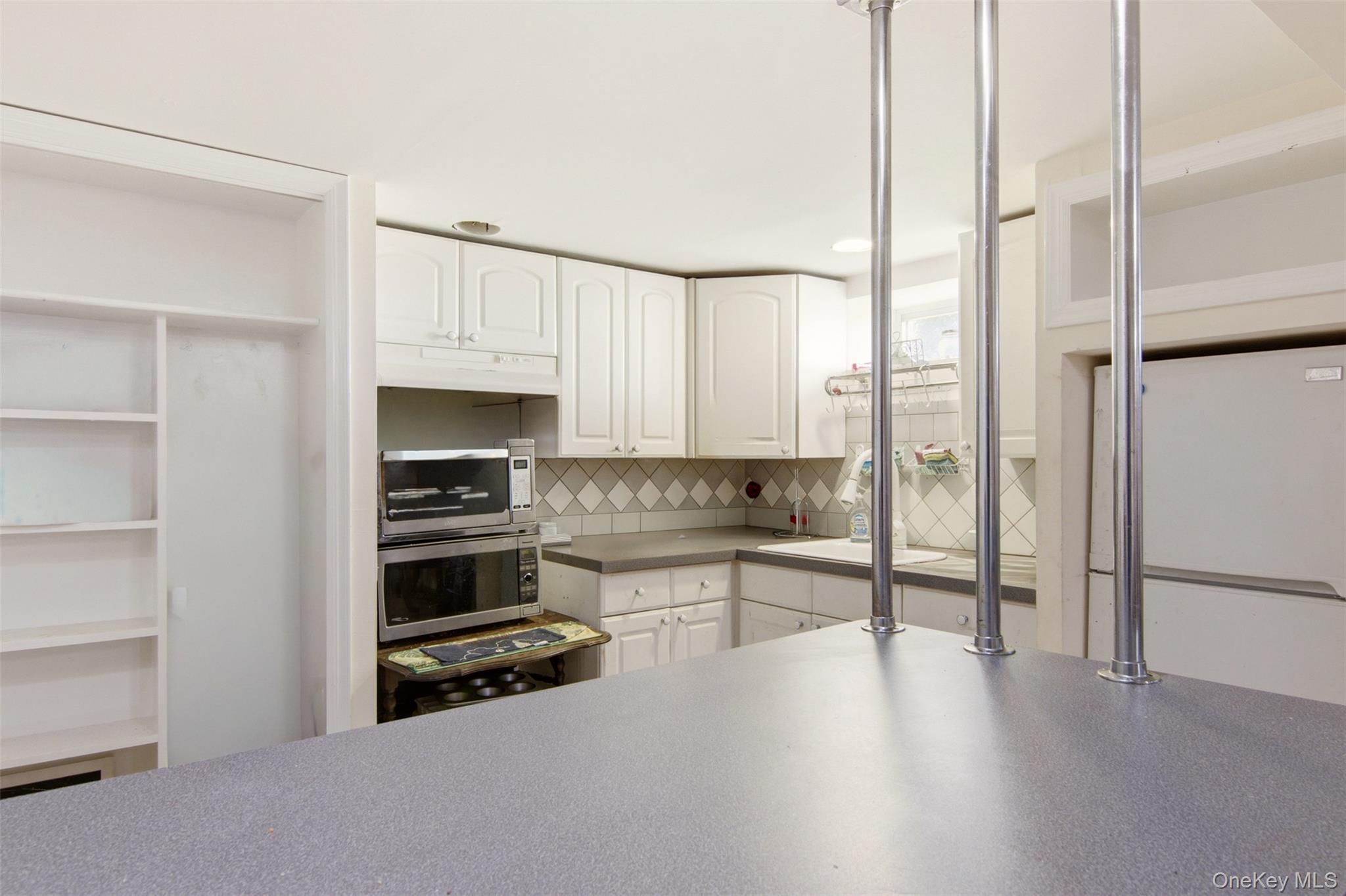 163 Islip Boulevard Property Photo 16