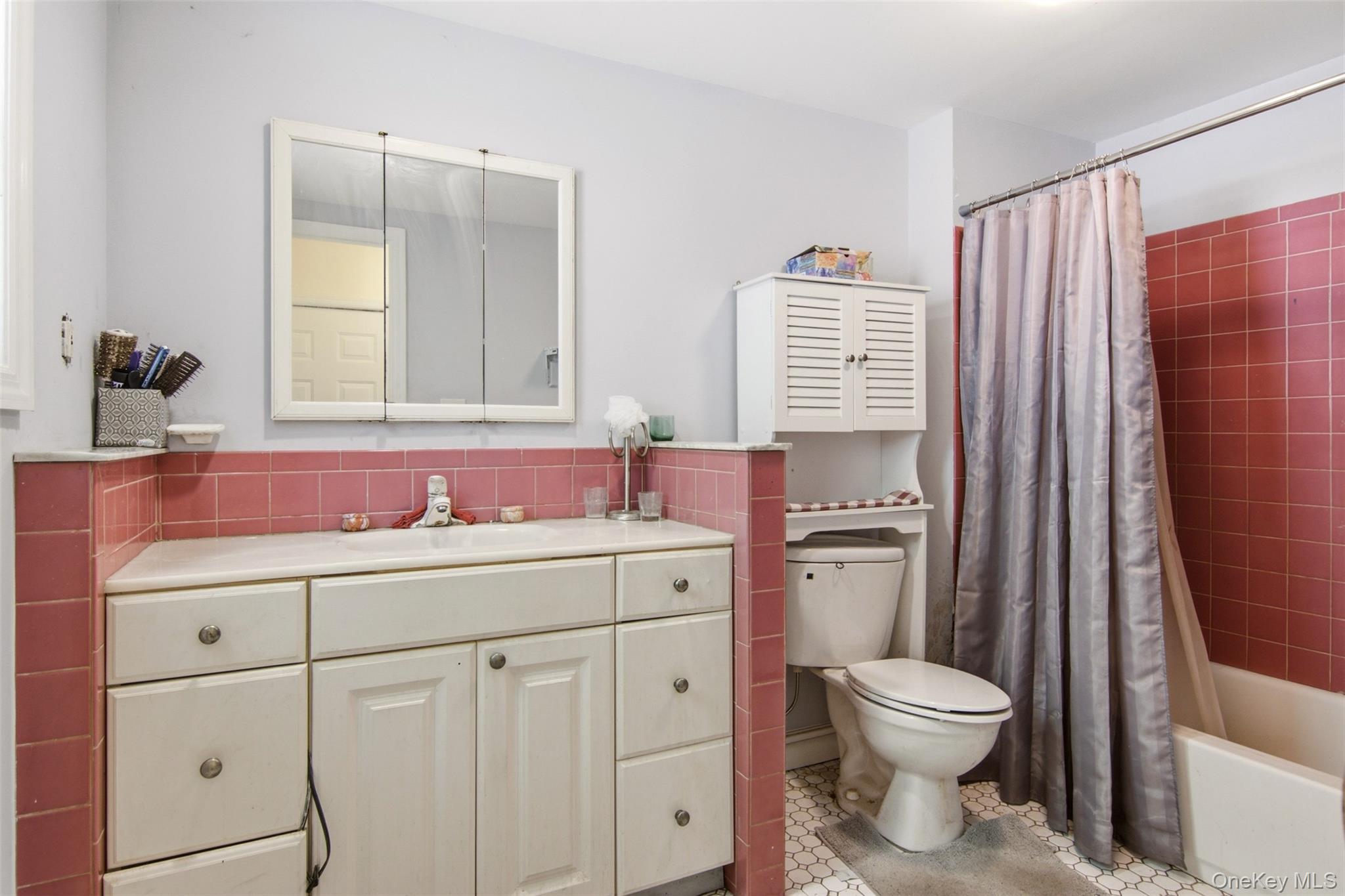 163 Islip Boulevard Property Photo 19