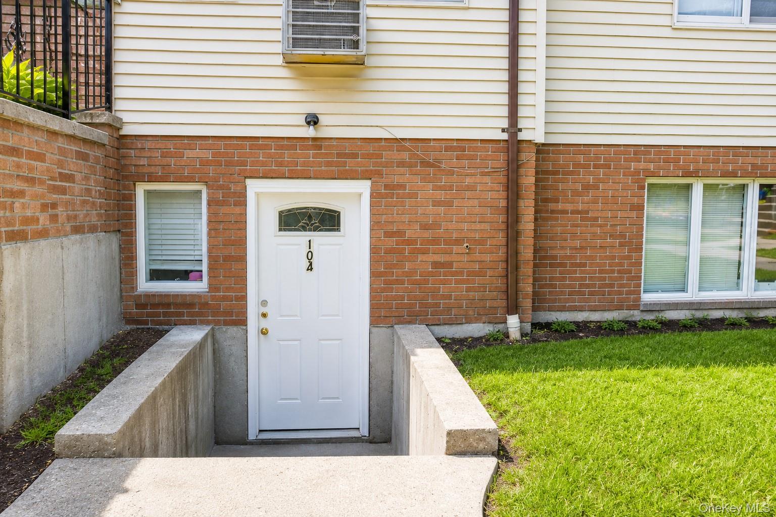7 Stropkov Court 104 Property Photo 2