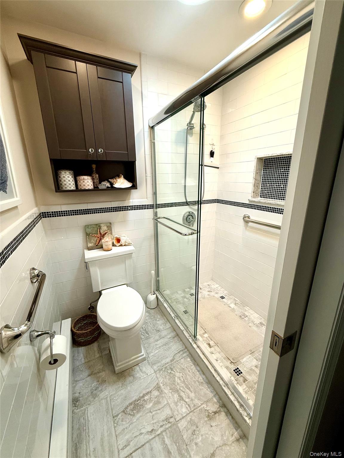 1305 Gotham Court Property Photo 7