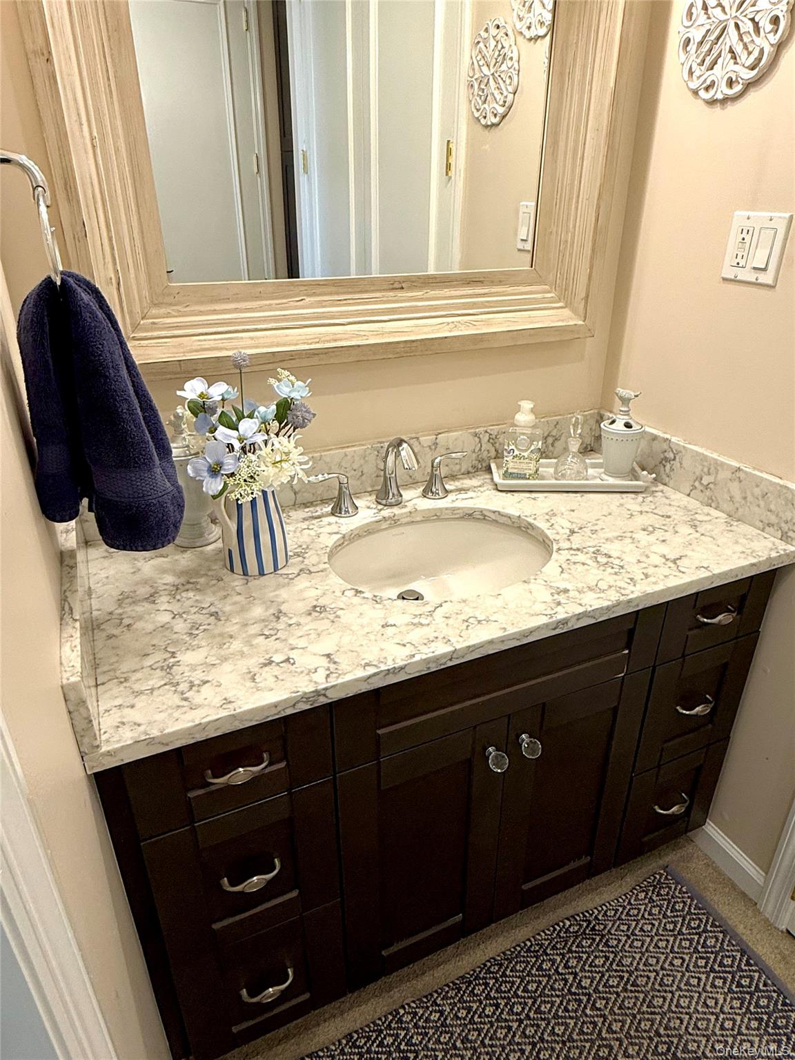 1305 Gotham Court Property Photo 8