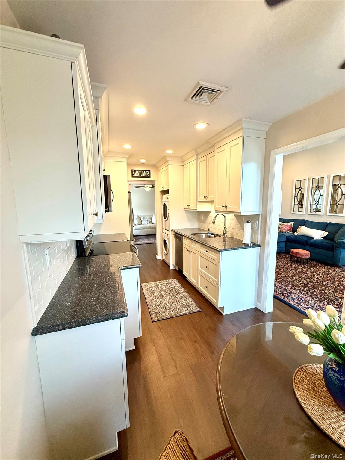 1305 Gotham Court Property Photo 11