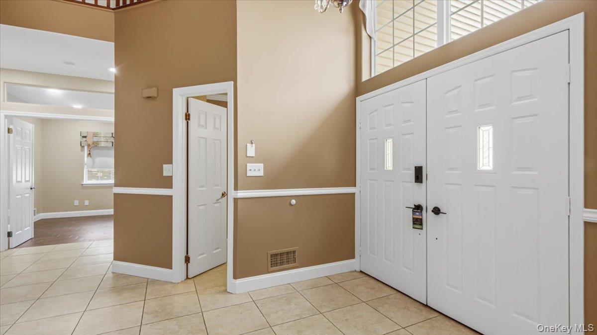 16 English Ivy Lane Property Photo 4