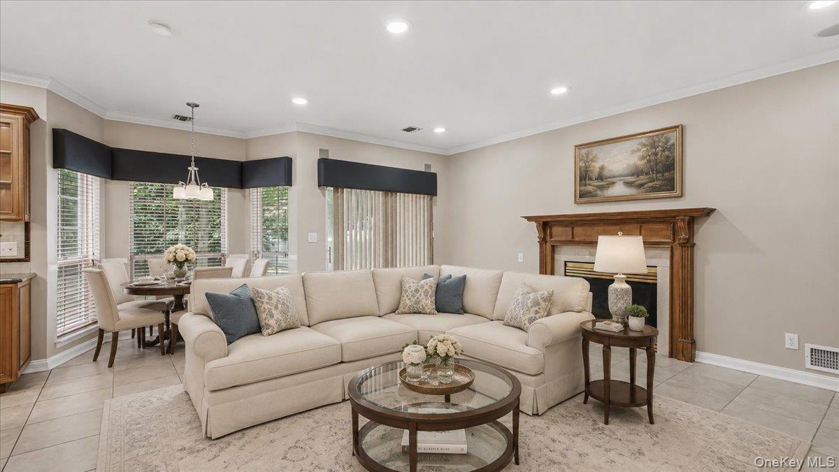 16 English Ivy Lane Property Photo 15