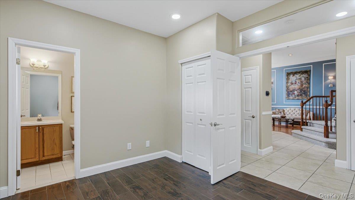 16 English Ivy Lane Property Photo 17