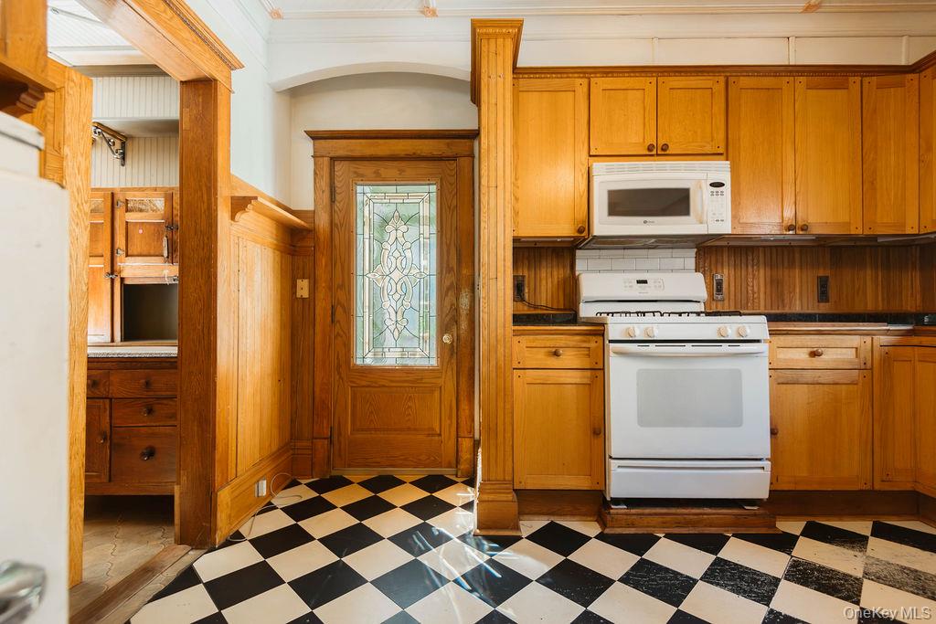 54 Linderman Avenue Property Photo 25