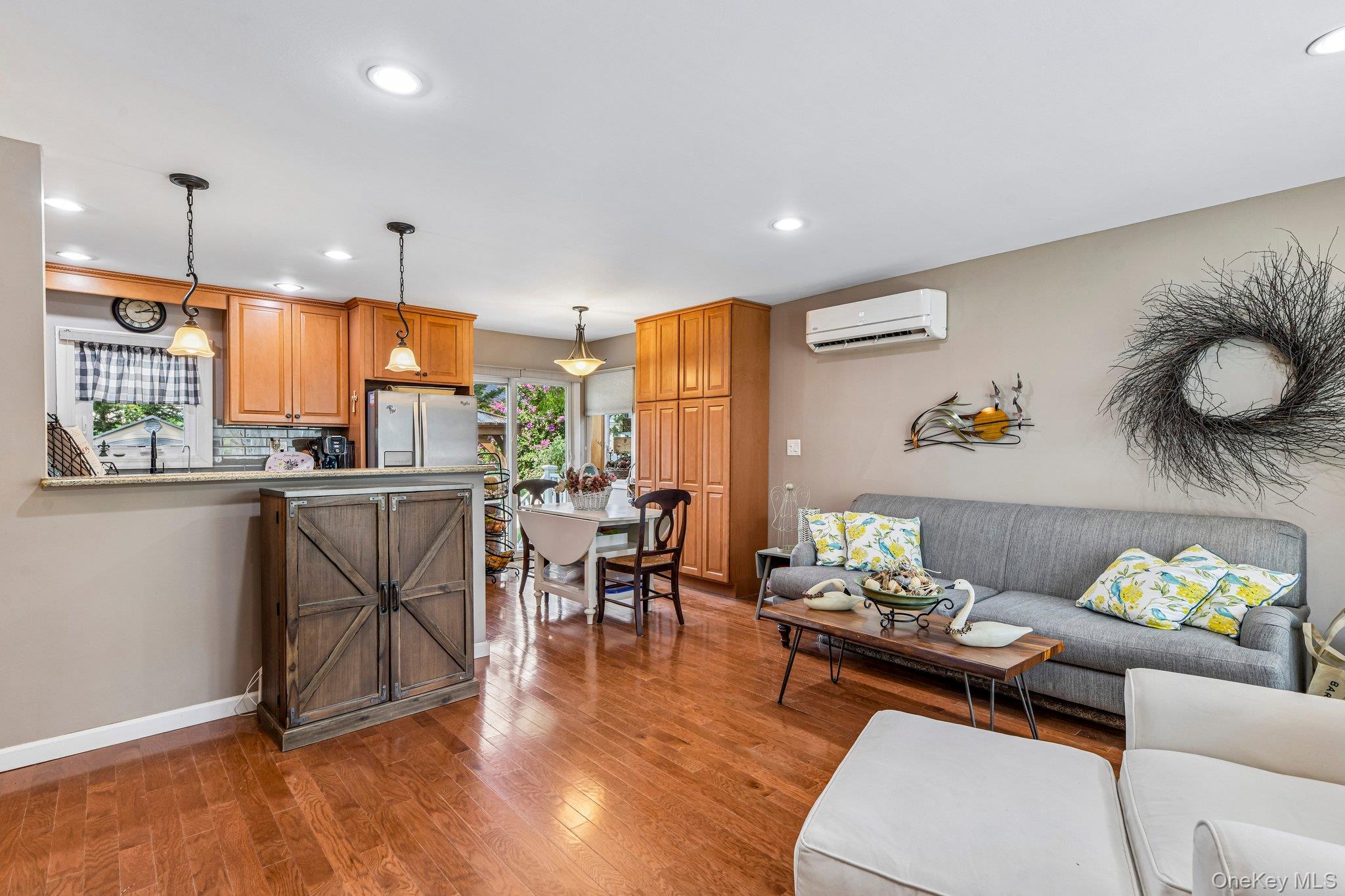 75 Hale Road Property Photo 6