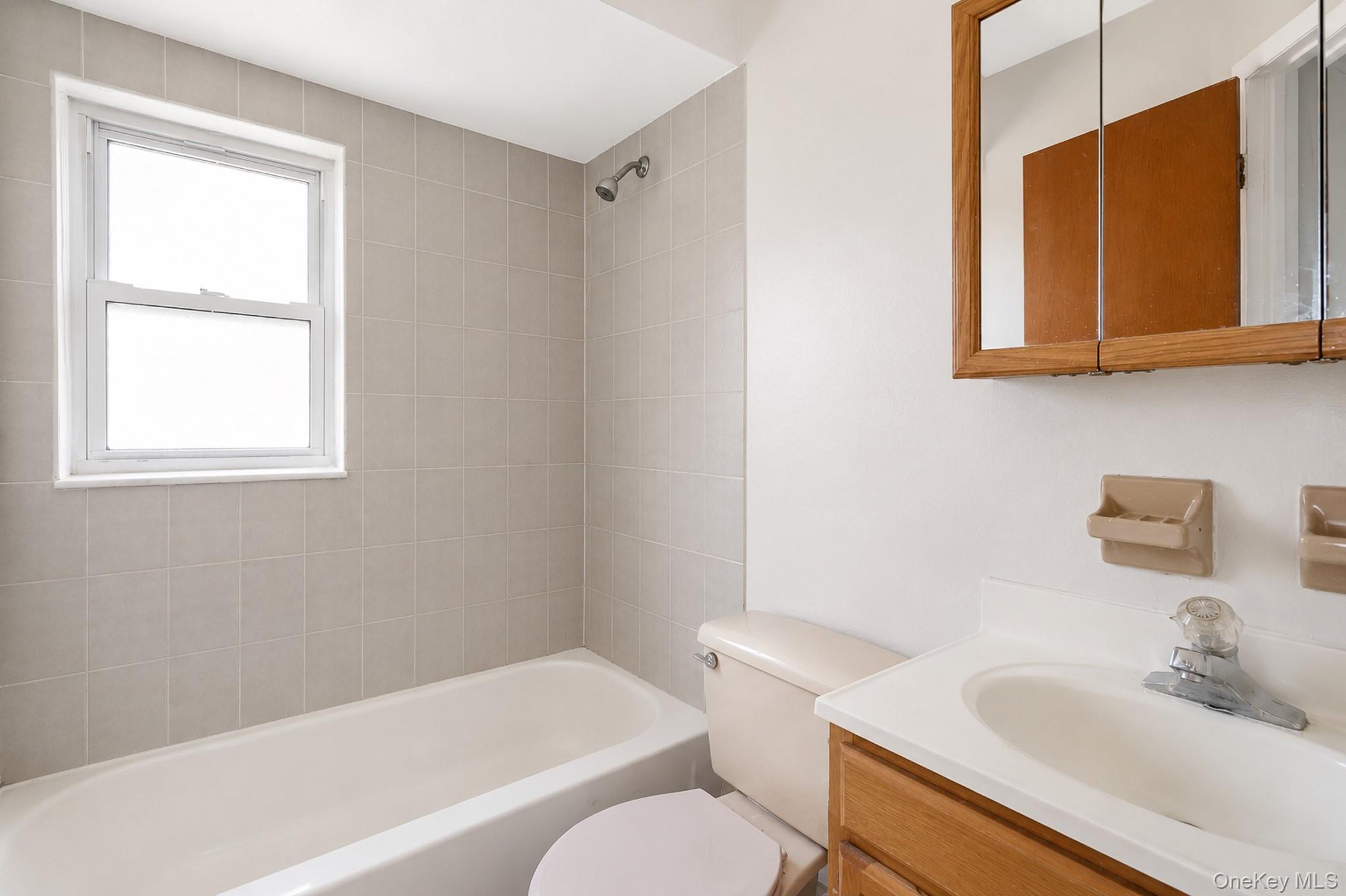 2450 Gerritsen Avenue Property Photo 17