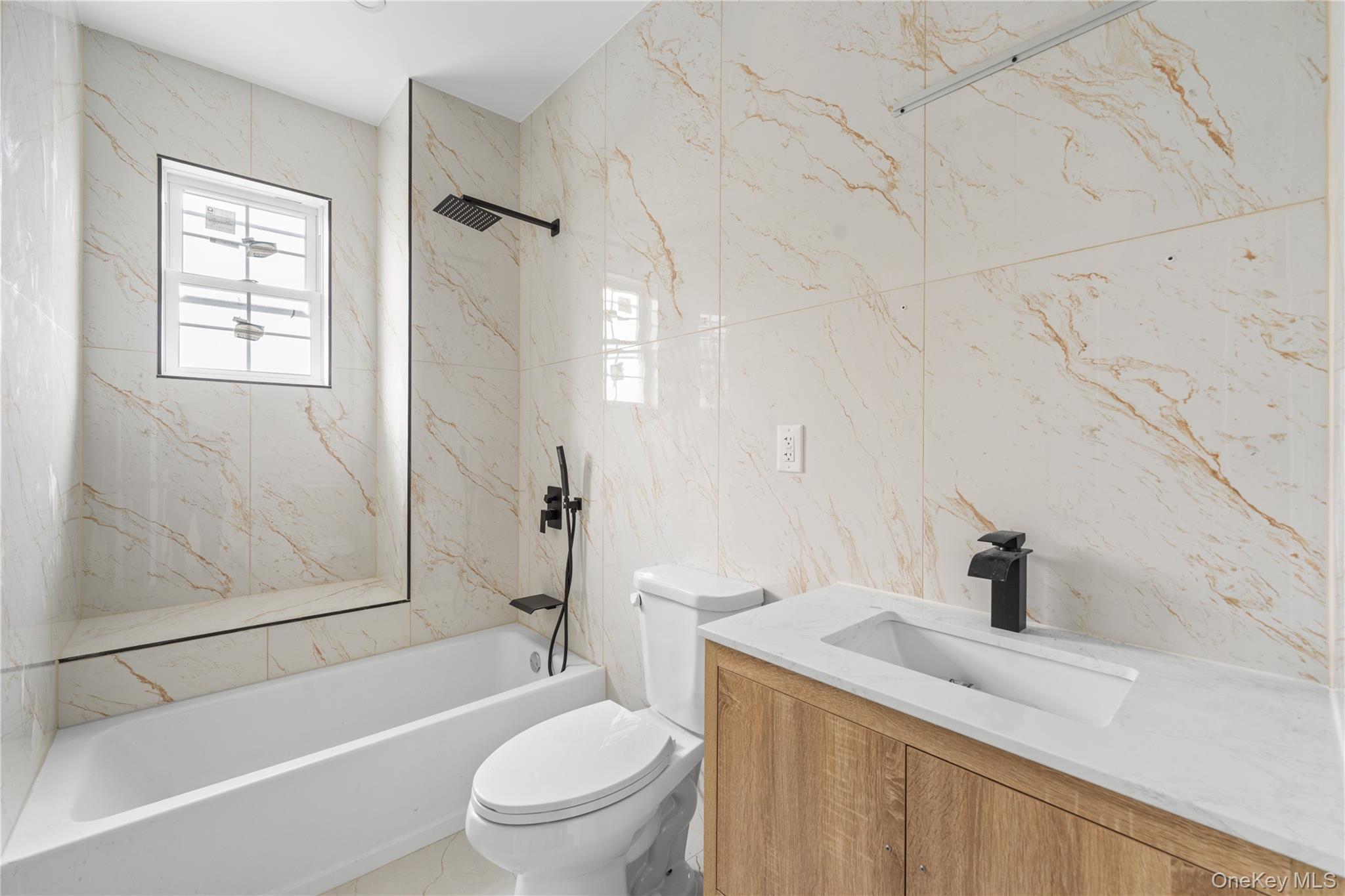 10315 217th Street Property Photo 6