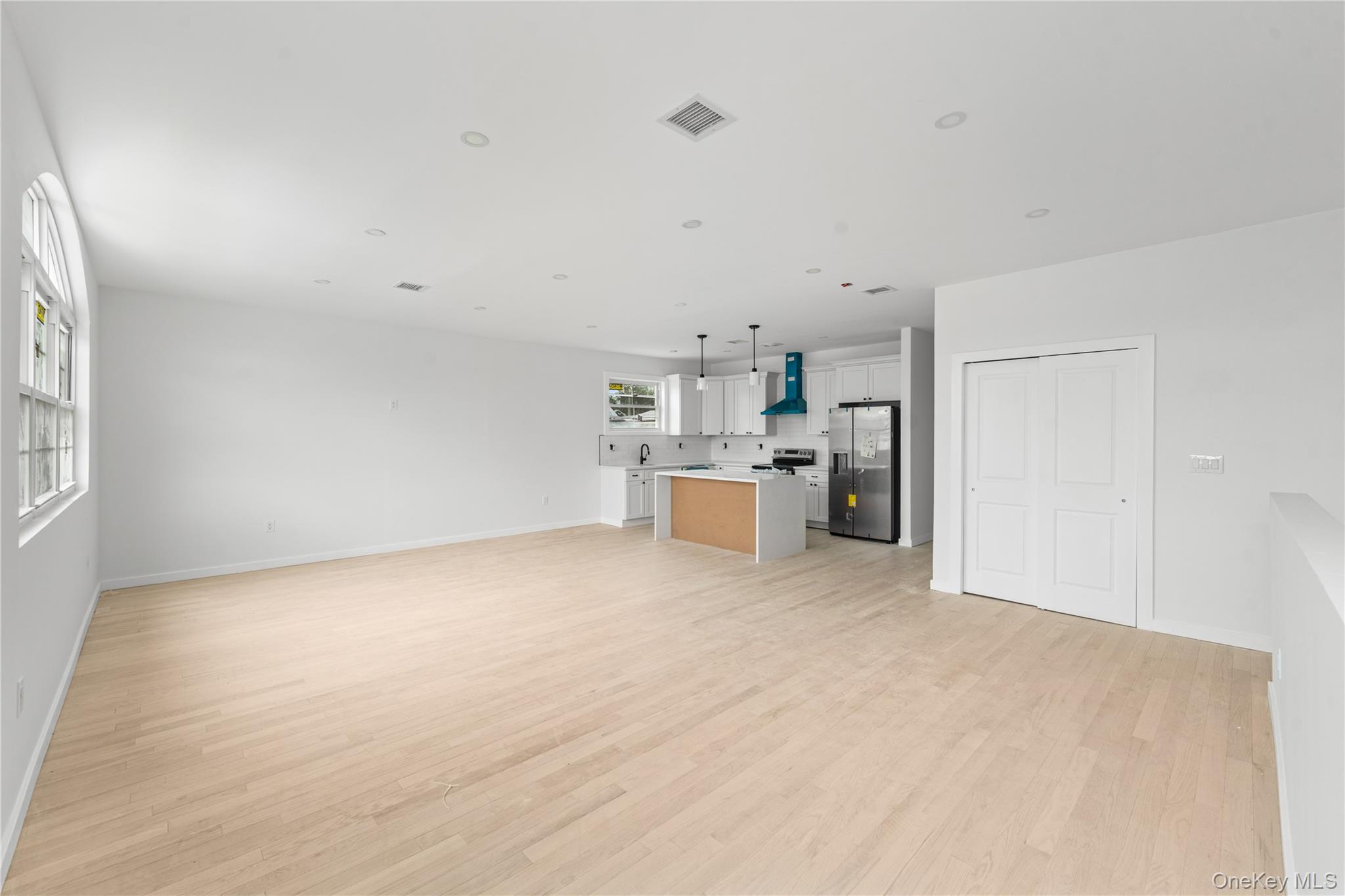 10315 217th Street Property Photo 8