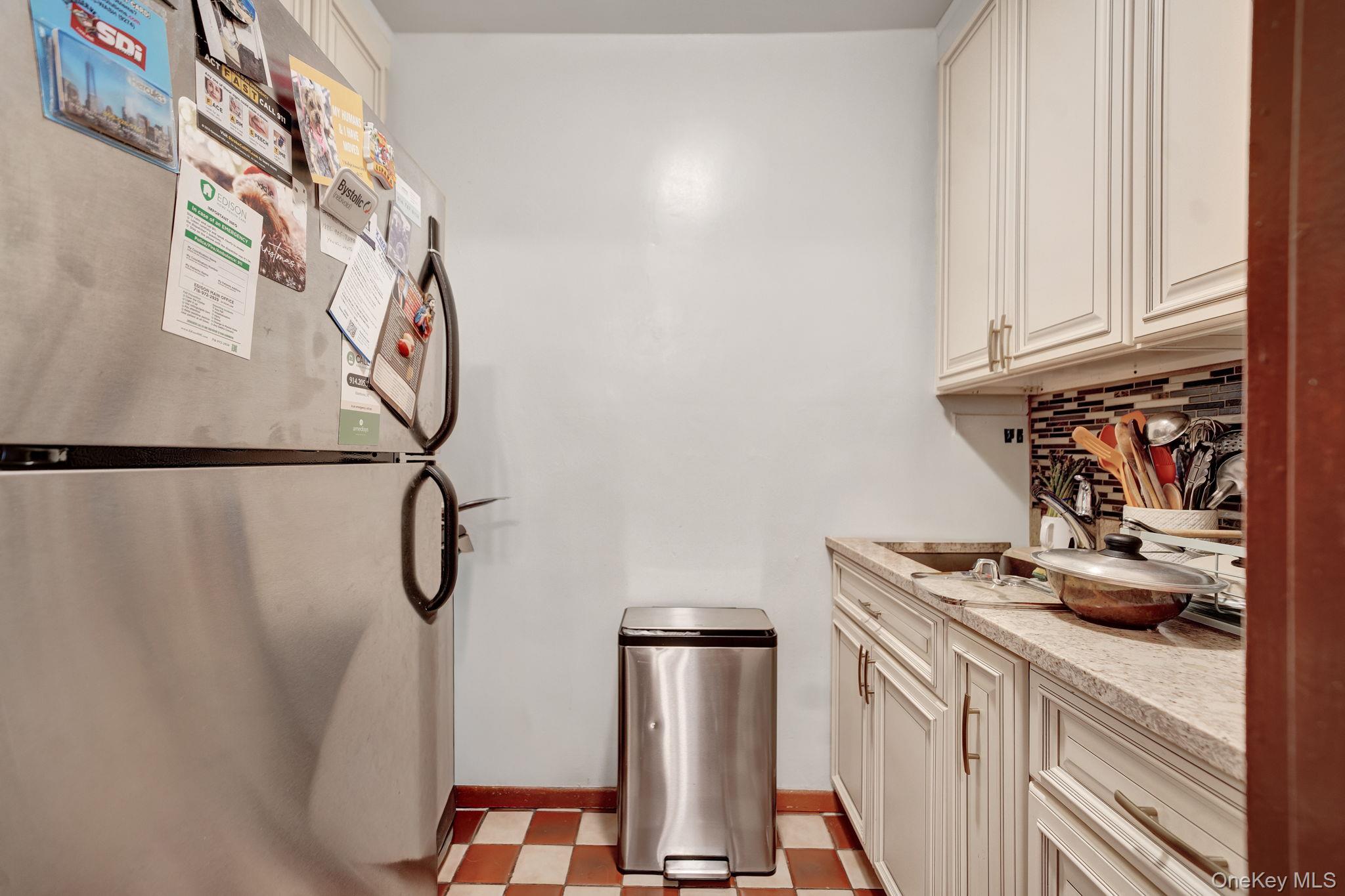 333 Bronx River Road 712 Property Photo 6