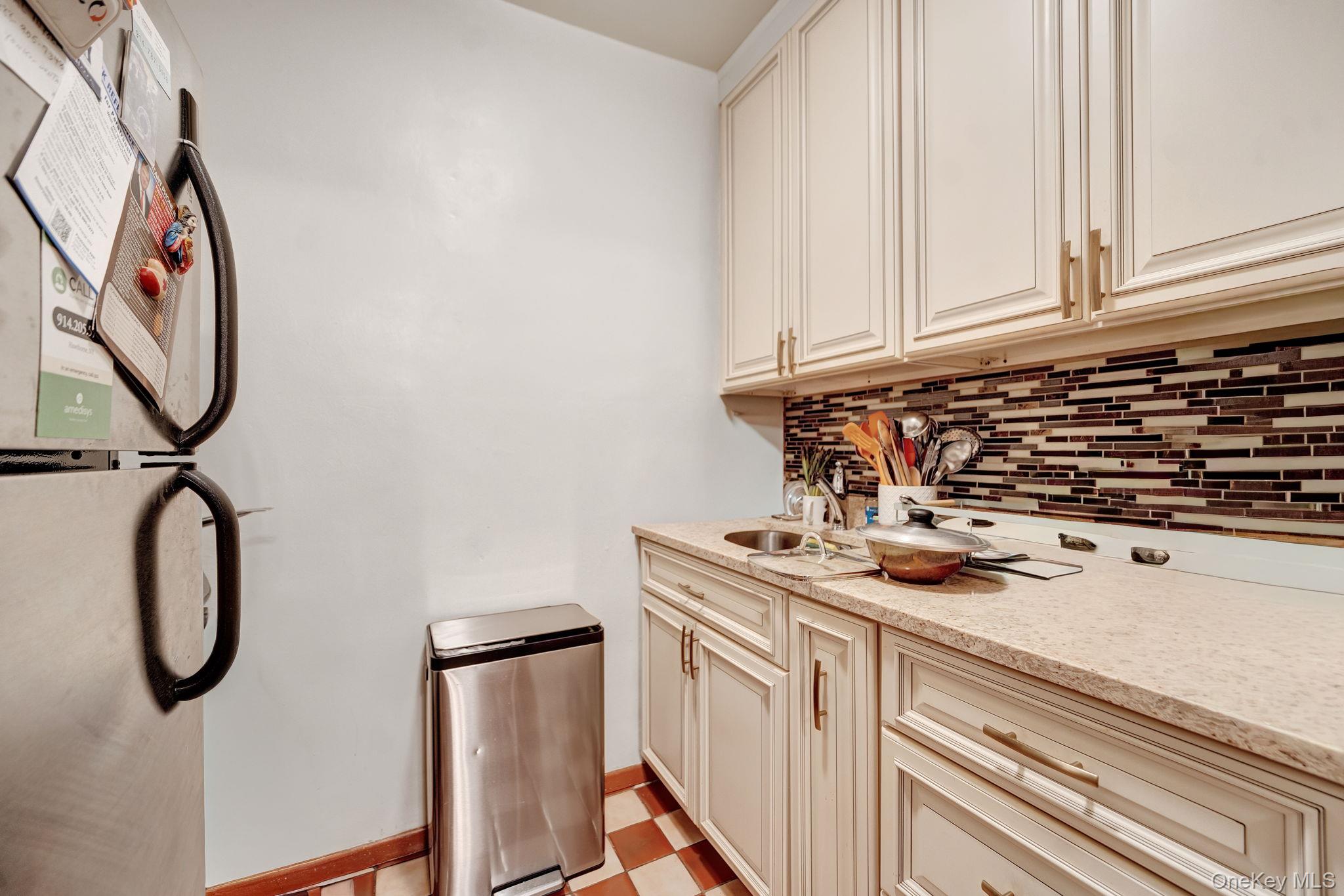 333 Bronx River Road 712 Property Photo 7