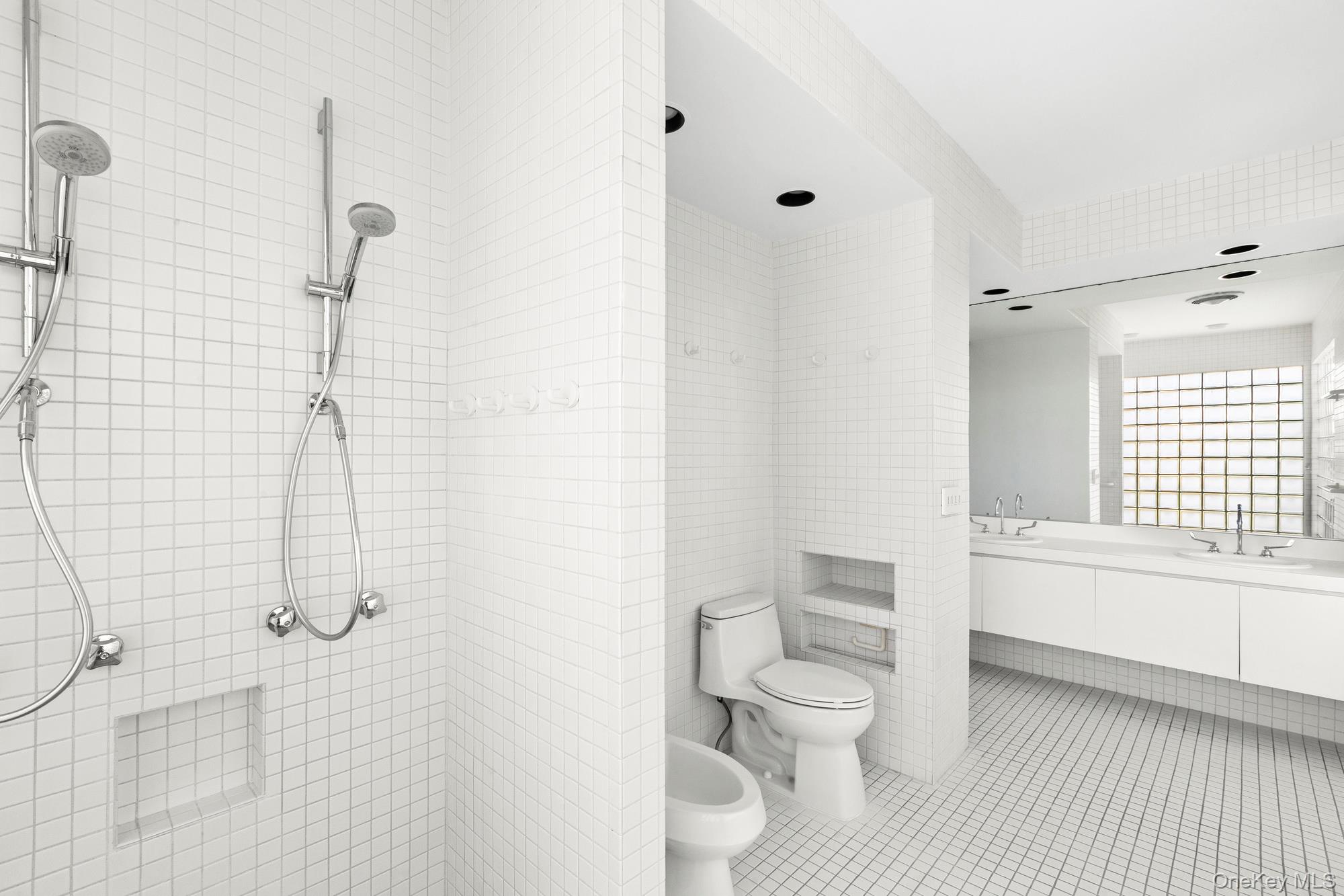 559 Dune Road Property Photo 8