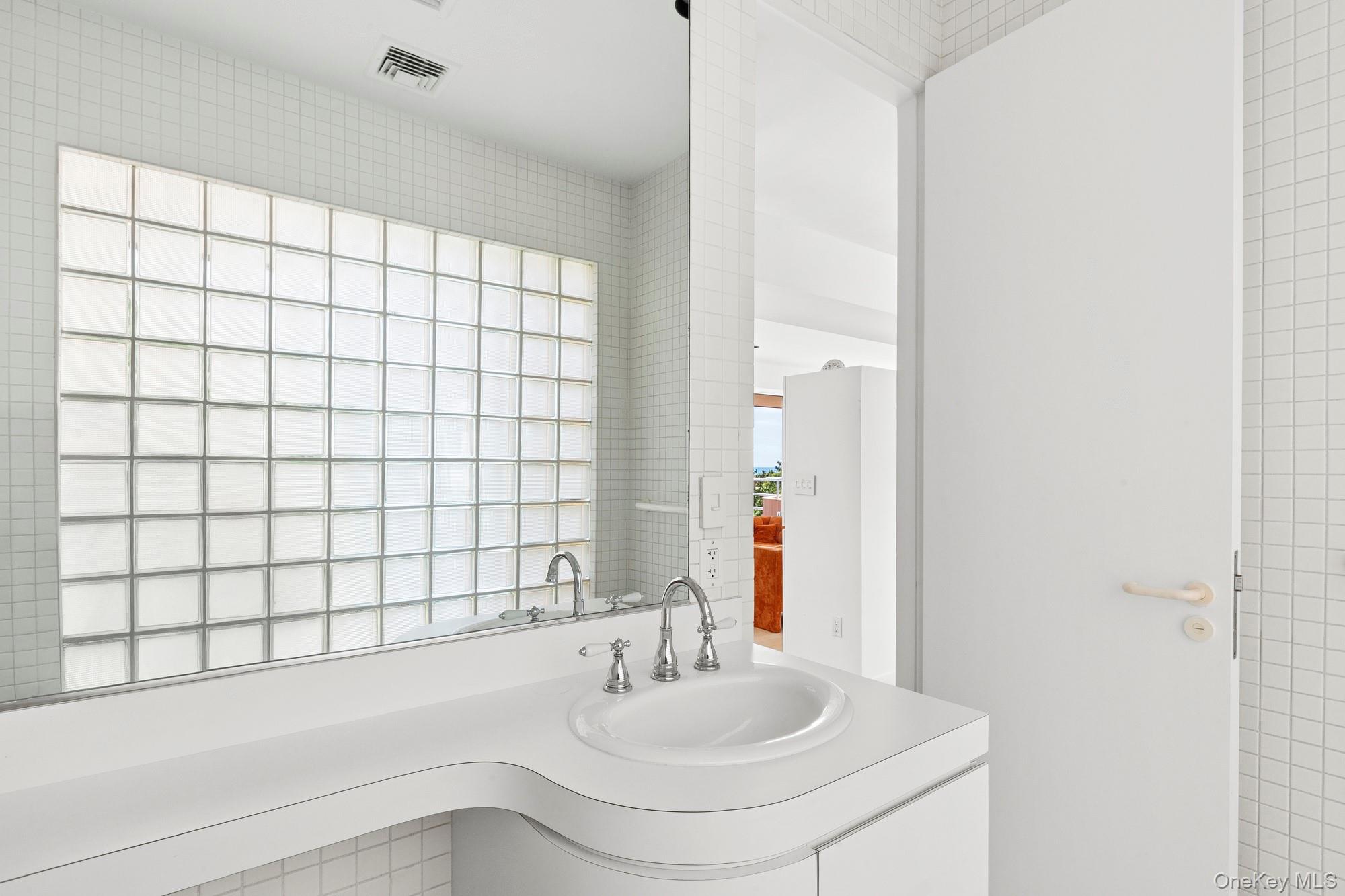 559 Dune Road Property Photo 15
