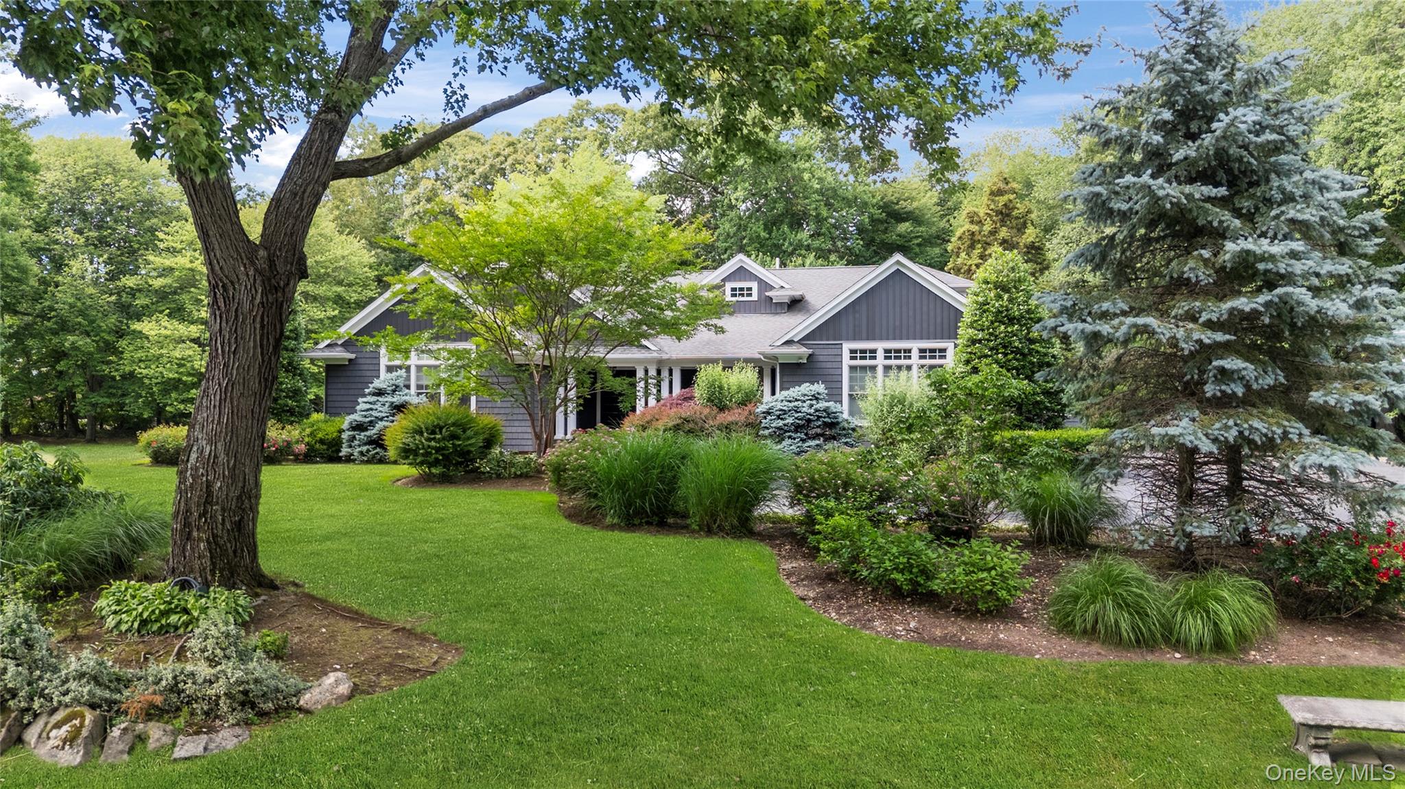 40 Coves Run Property Photo 1