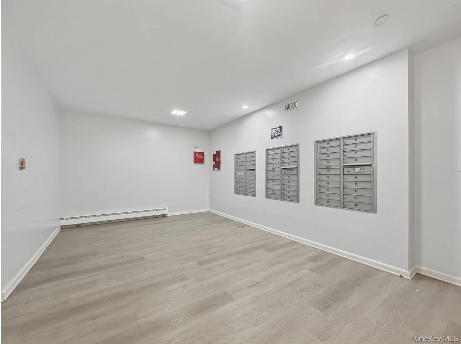 3961 Carpenter Avenue Property Photo 4