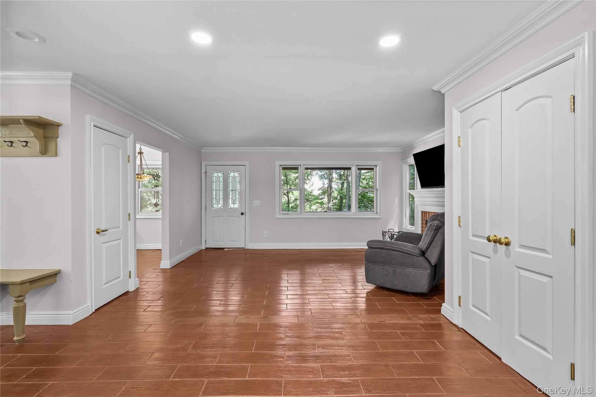 176 Tibet Drive Property Photo 10