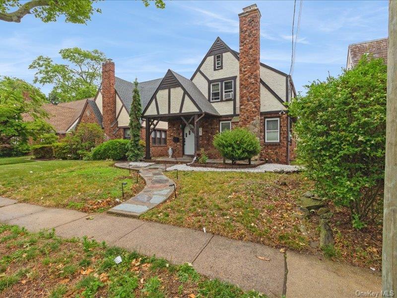 167 Lakeview Avenue Property Photo 1