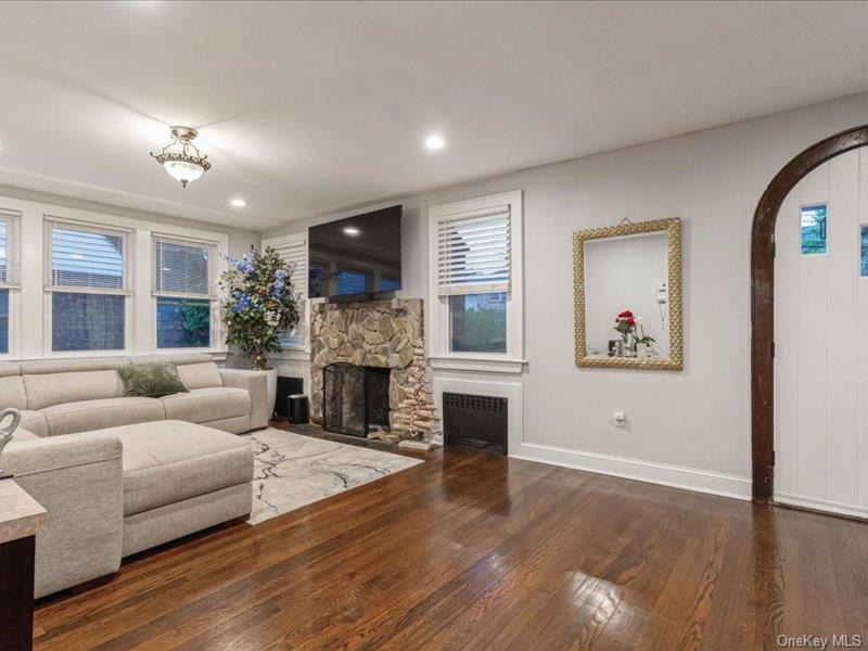 167 Lakeview Avenue Property Photo 3