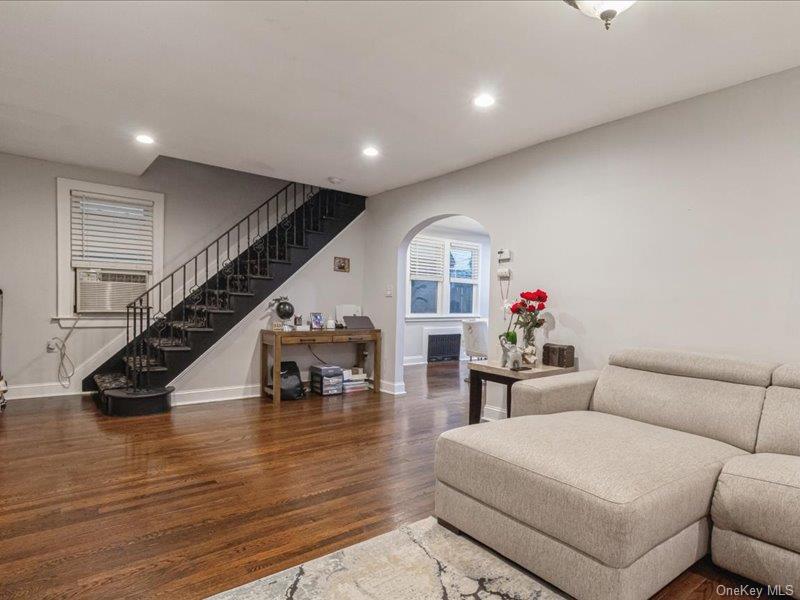 167 Lakeview Avenue Property Photo 4