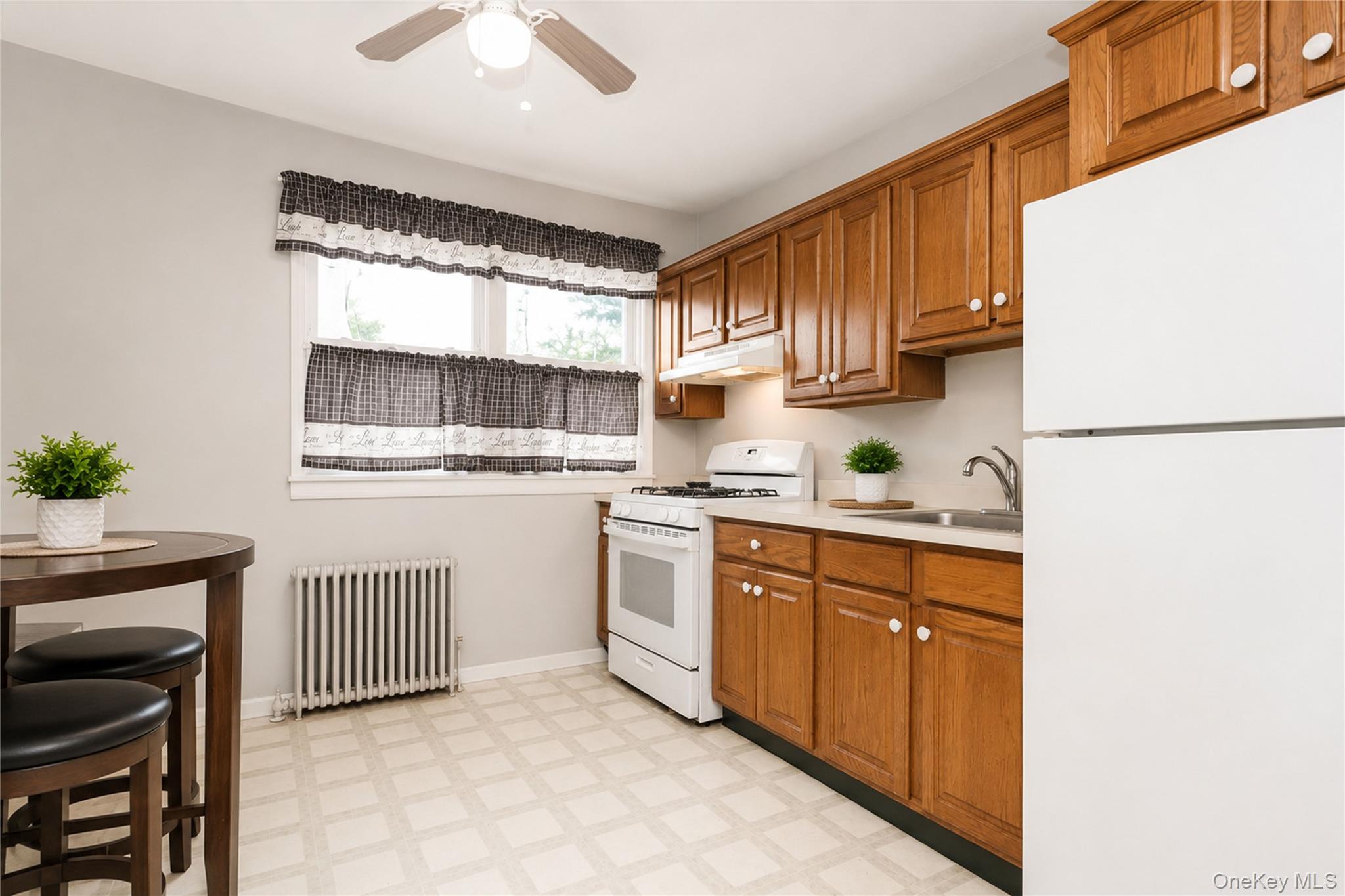 76 Dongan Avenue Property Photo 14