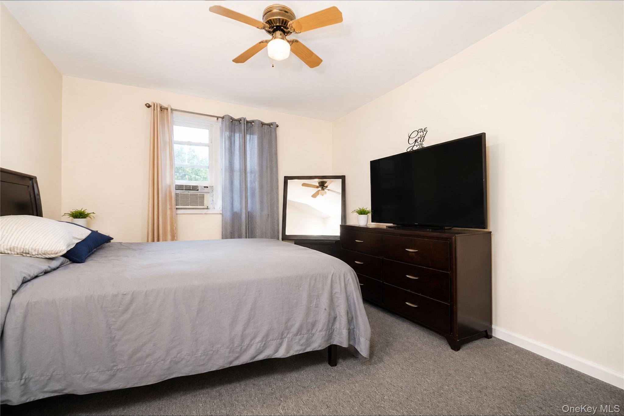76 Dongan Avenue Property Photo 19
